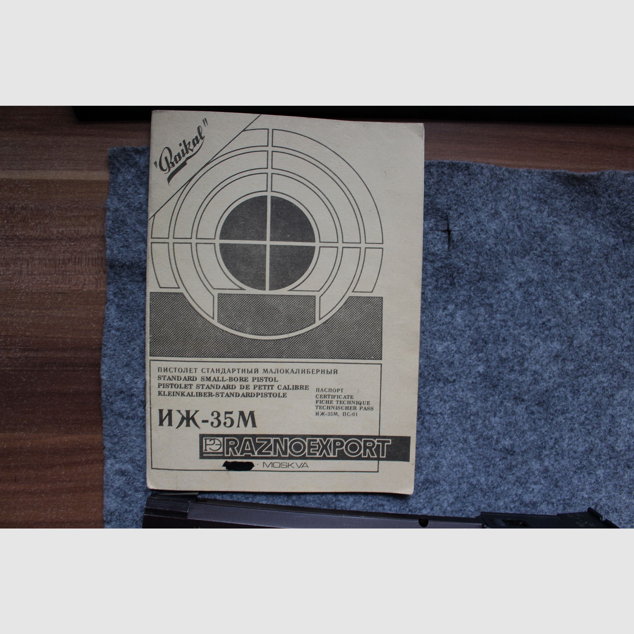 CZ P-09 Kaliber 22 lfb te koop en een sportpistool IZH-35M, als cadeau erbij!