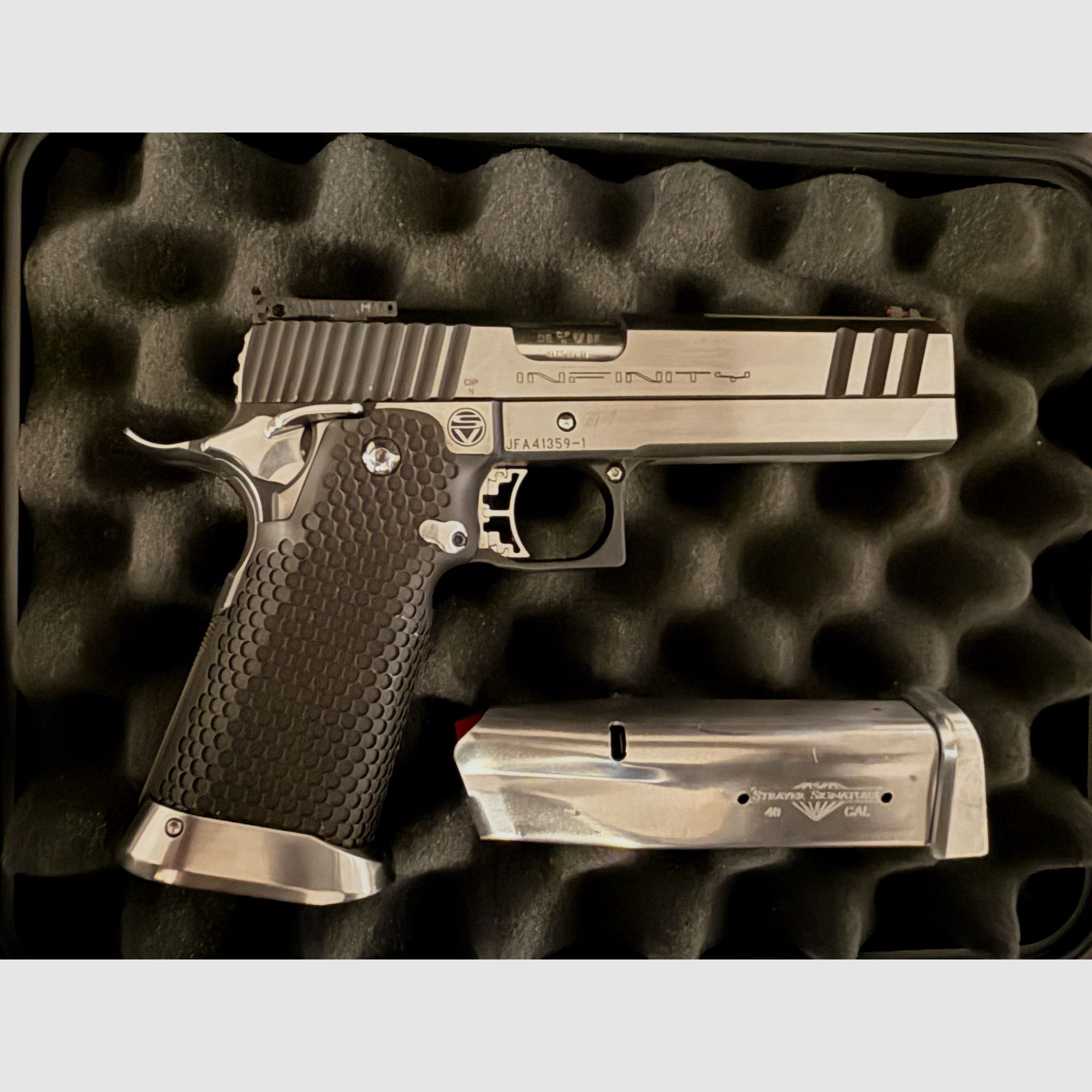 SVI Infinity 2011 .40 S&W – in new condition – IPSC ready