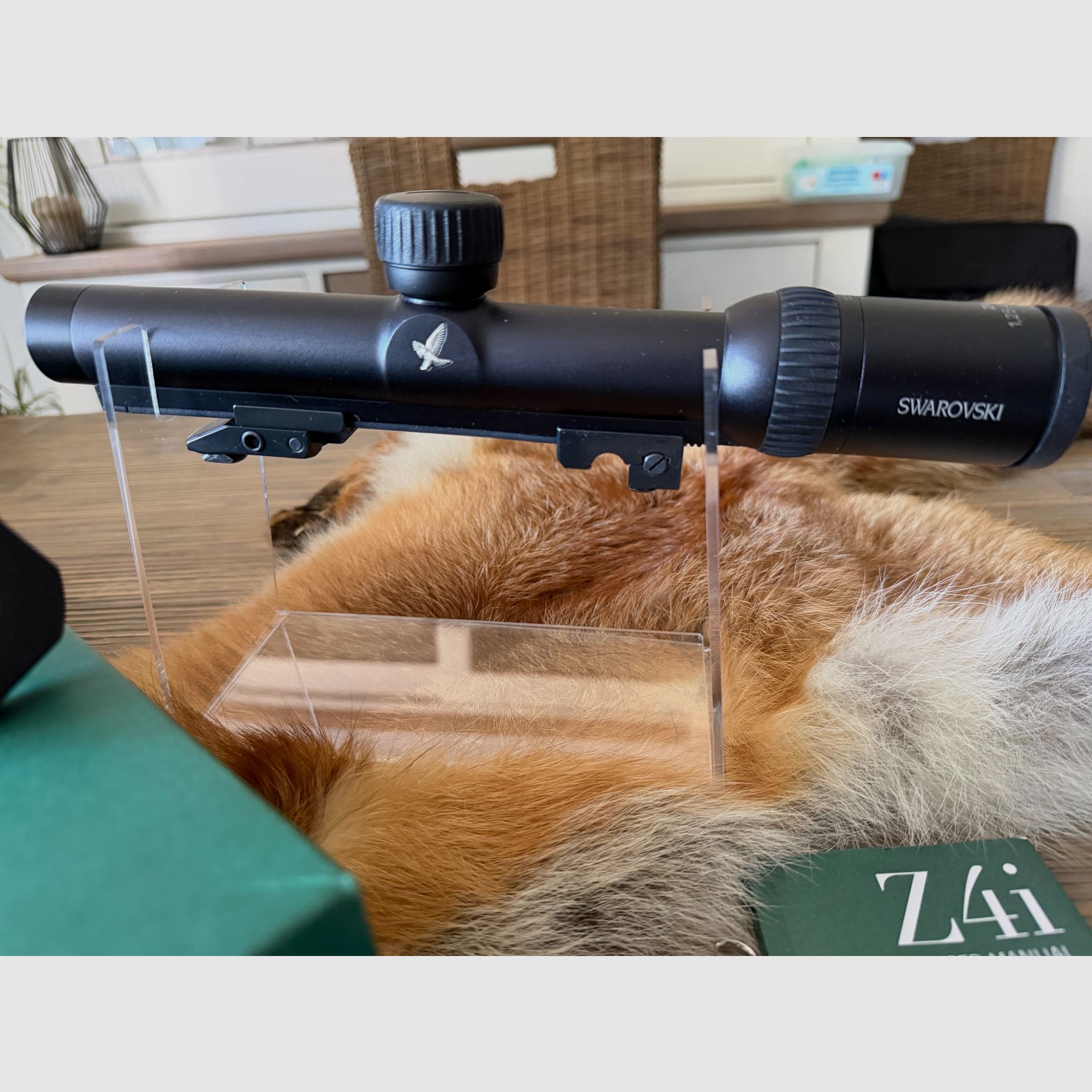 Swarovski Z4i 1.25-4x24 z szyną i montażem obrotowym EAW, zdjęcie 2 z 9
