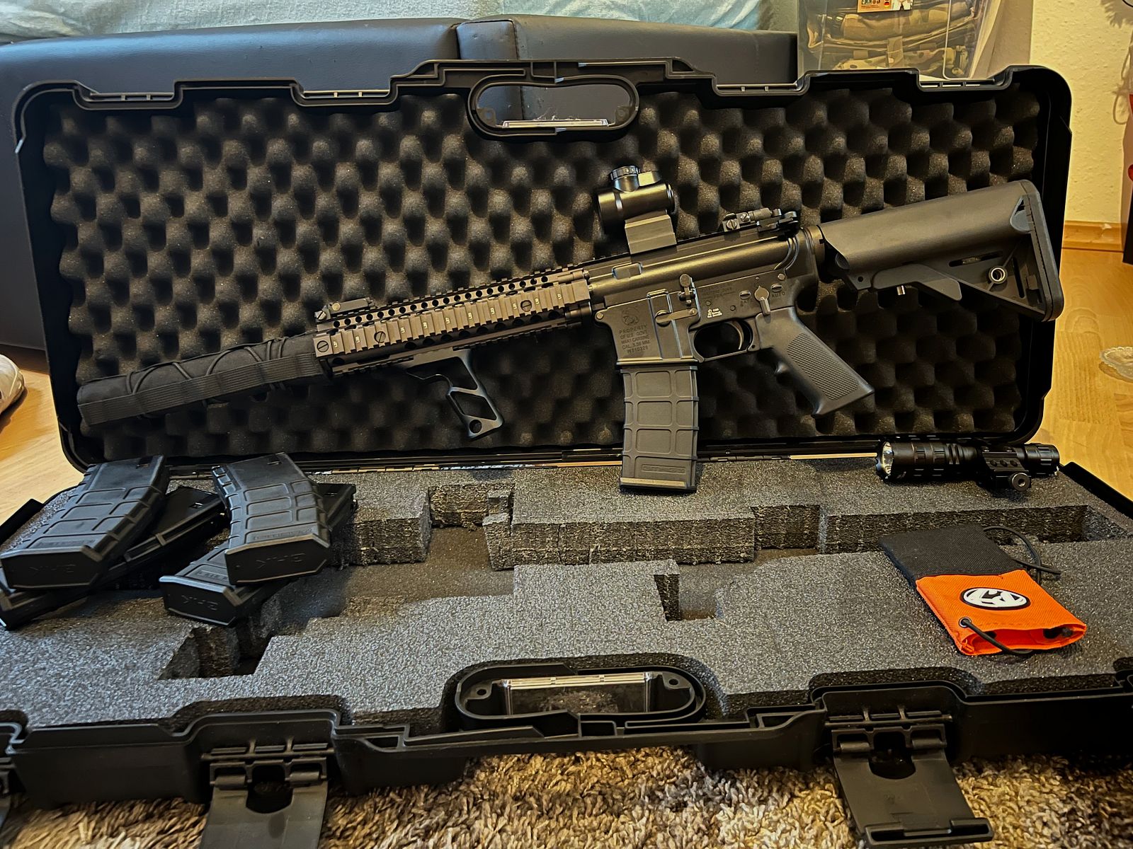 GHK Daniel Defence MK18 Forged Receiver mit 5 Mags und Zubehör