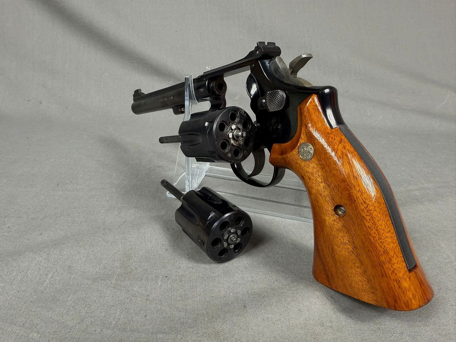 Smith & Wesson 48-2 in .22Win Mag. mit .22lr Wechseltrommel