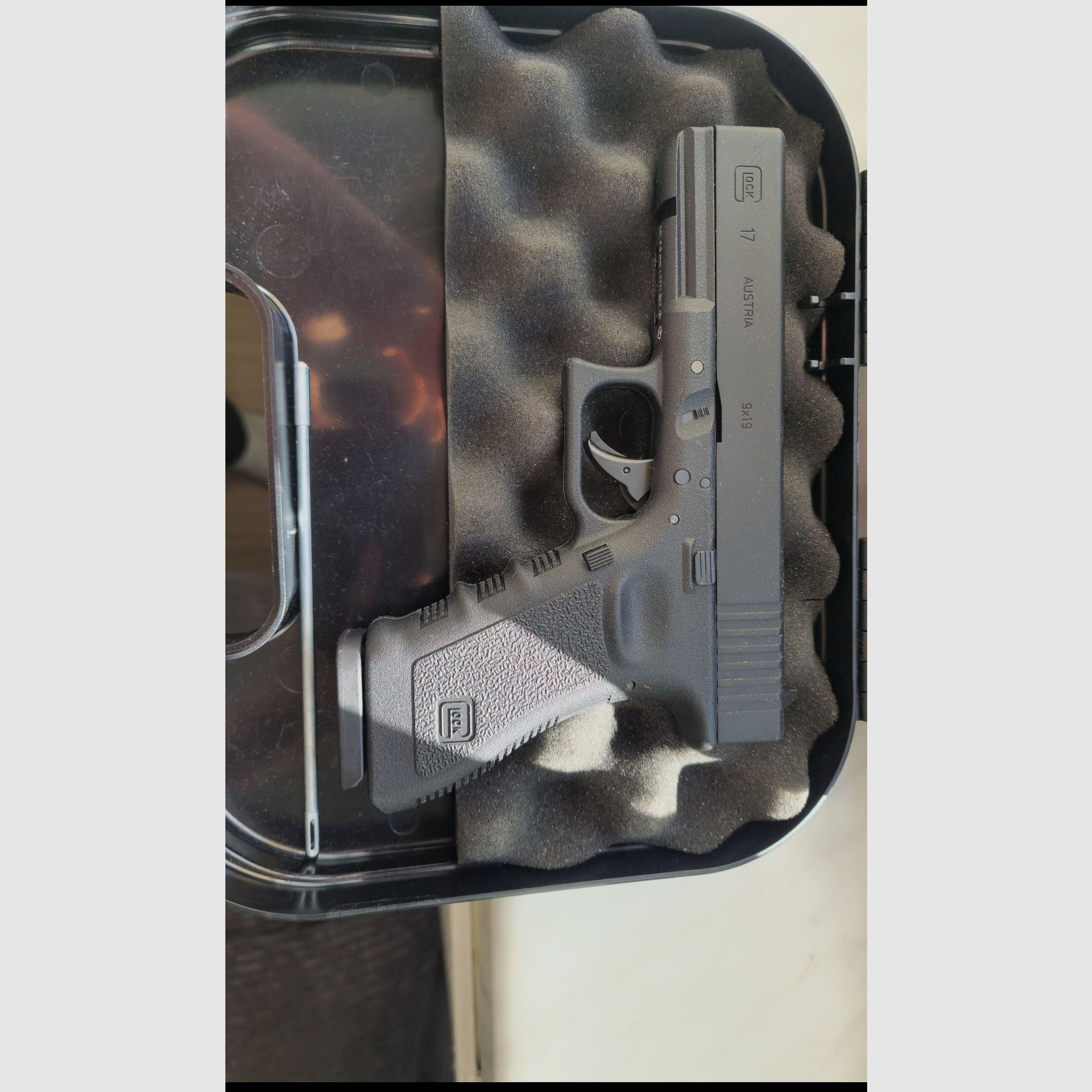 Glock 17 Co2 4.5mm cal. Diabolos/Steel BBs