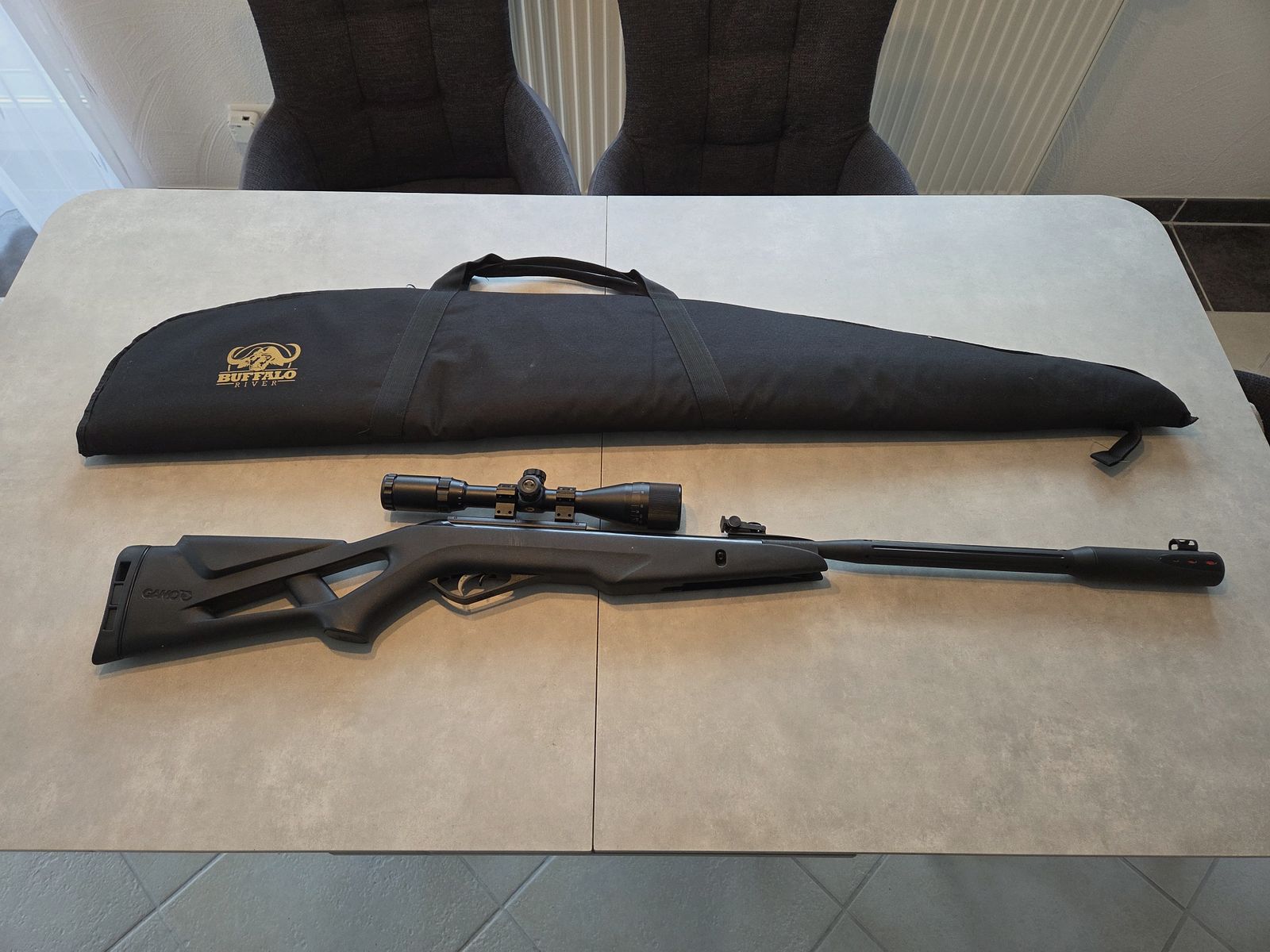 Karabinek pneumatyczny Gamo Whisper Fusion 4,5 mm Zestaw inkl. Stoeger 3-9x40 AO + torba