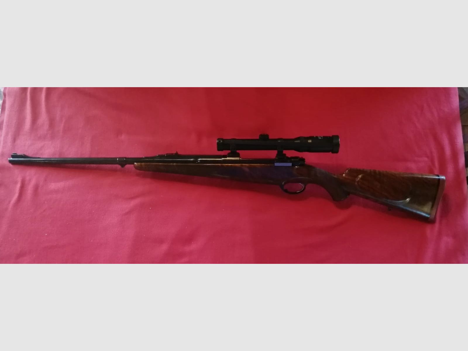 Concari Luxus Kal. 375 HH graviert mit Goldverzierungen, Attachements mit Schweinefuß, Schmidt Bender 1,25-4x 20 Zielfernrohr, Kimme und Korn, Lauf 60 cm, nur zur Kalibrierung geschossen, Bild 4 von 4