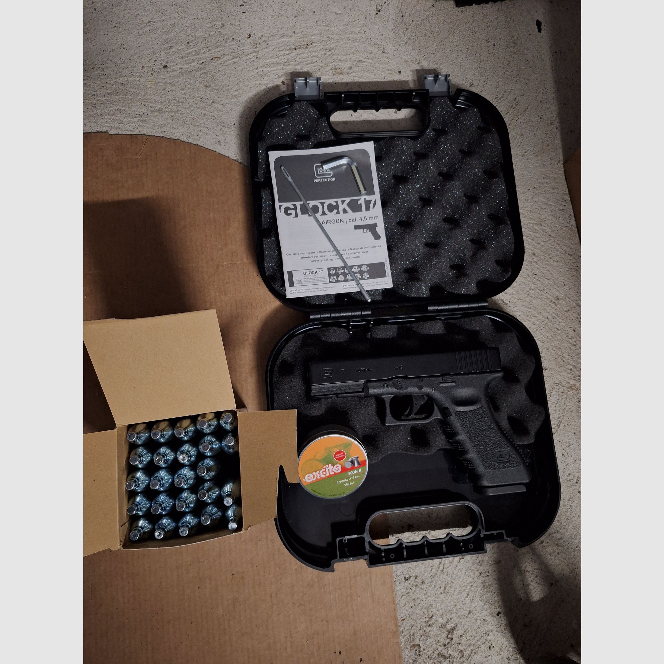 Glock 17 Gen4 CO2 pistol blowback 4.5mm diabolo/BB metal slide black