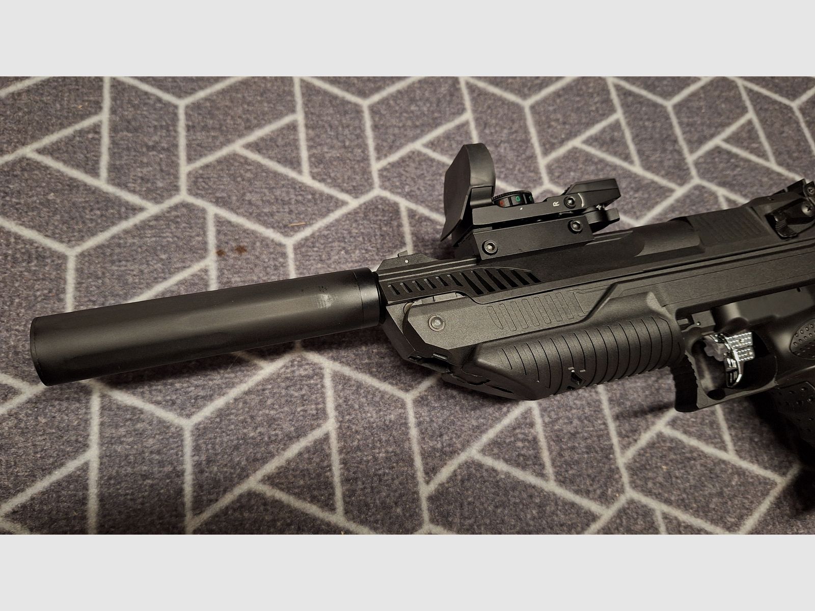 Zoraki HP01 Rechtshänder mit Reddot, Schalldämpfer und Anschlagschaft