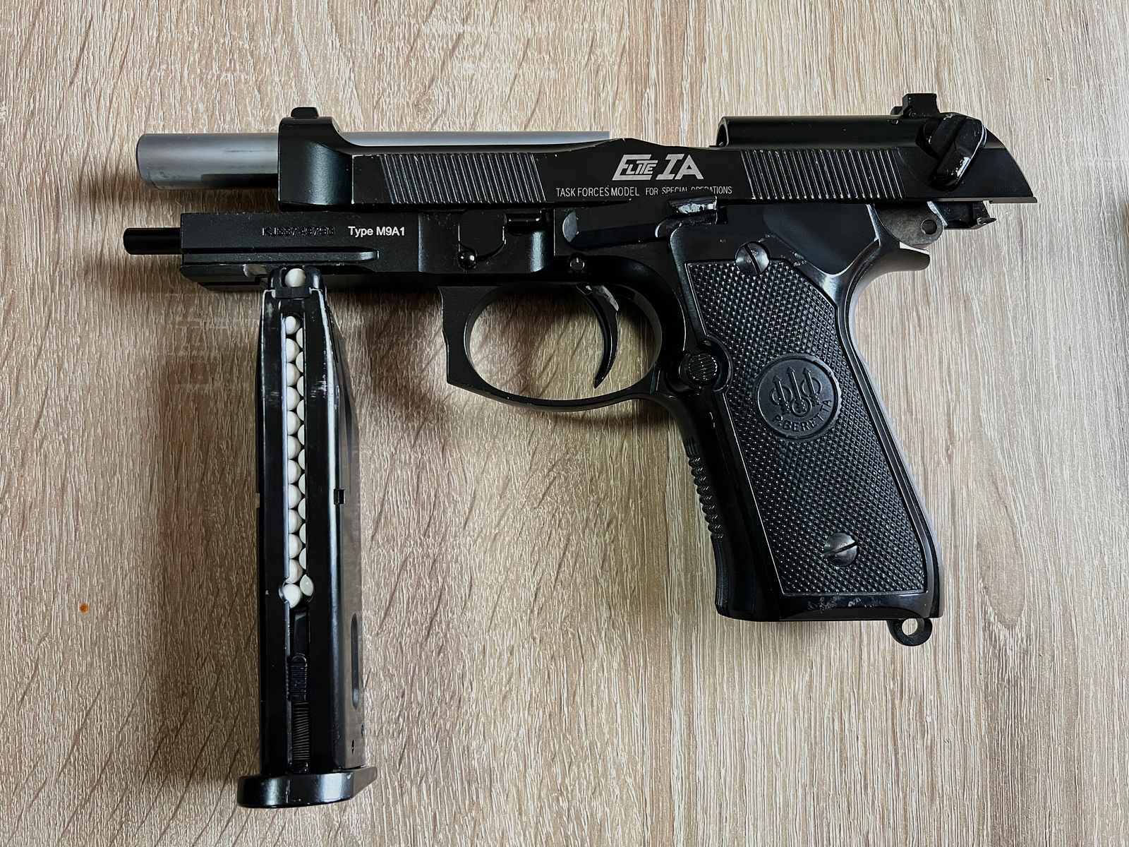 KJW Airsoft Elite IA M9a1 Beretta