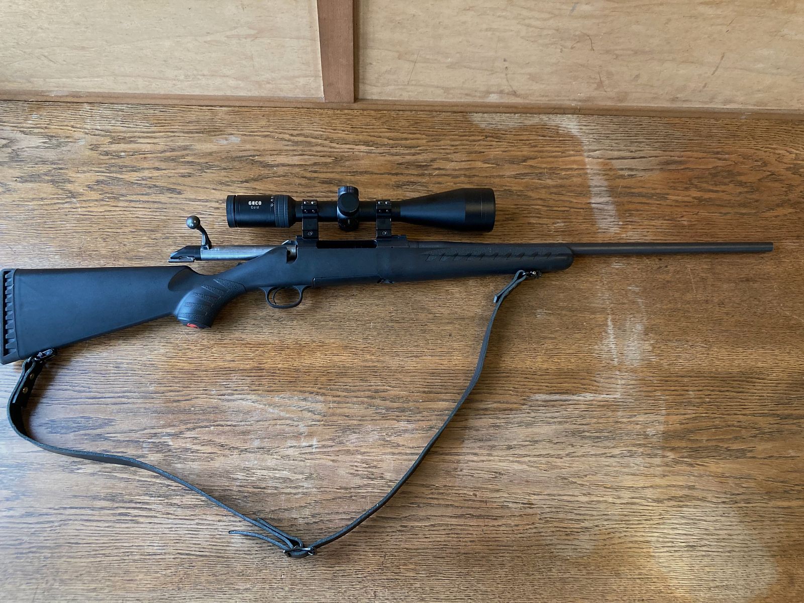 Ruger American Rifle in 30-06 Mit Geco Gold 2,5-15X56 mit Leuchtpunkt.