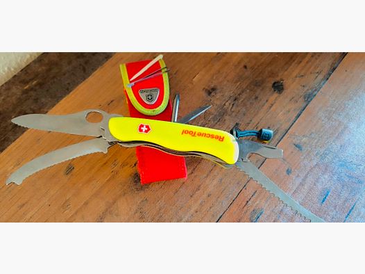 Gebrauchtes Original Schweizer Taschen Messer - Rescue Tool mit Etui 