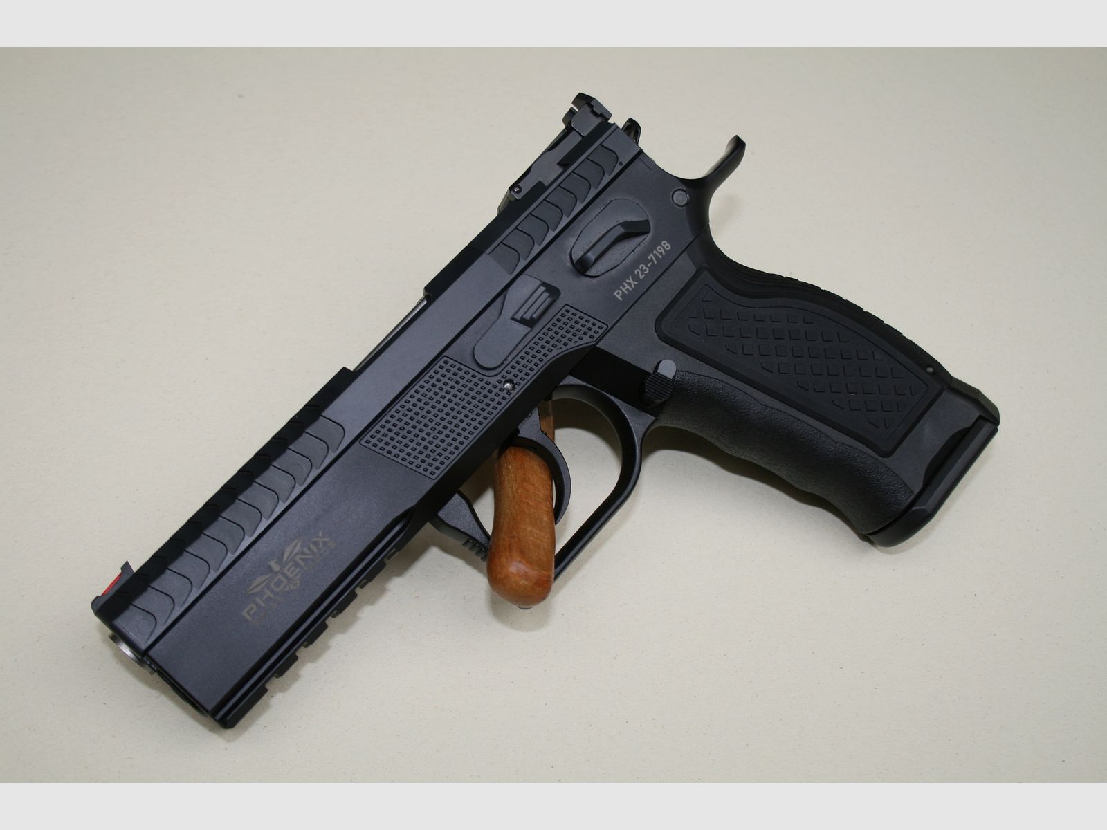 Pistole PHOENIX PREDATOR SA/DA Optik 9×19, Bild 2 von 9