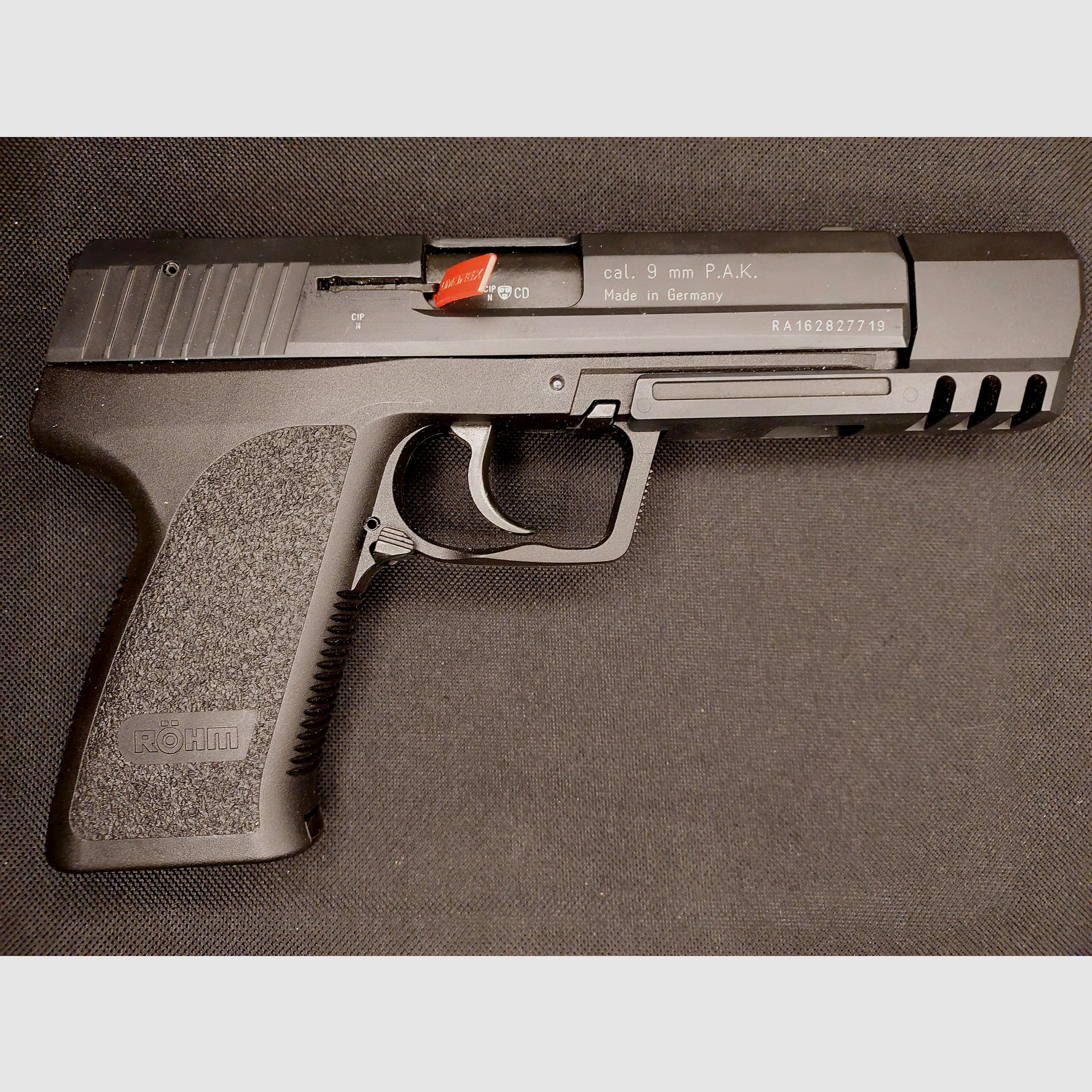 Röhm RG 96 Match Schreckschusspistole brüniert Kal. 9 mm P.A.K brüniert (PTB 699) RG 96 Set mit Matchaufsatz und 2 Magazinen