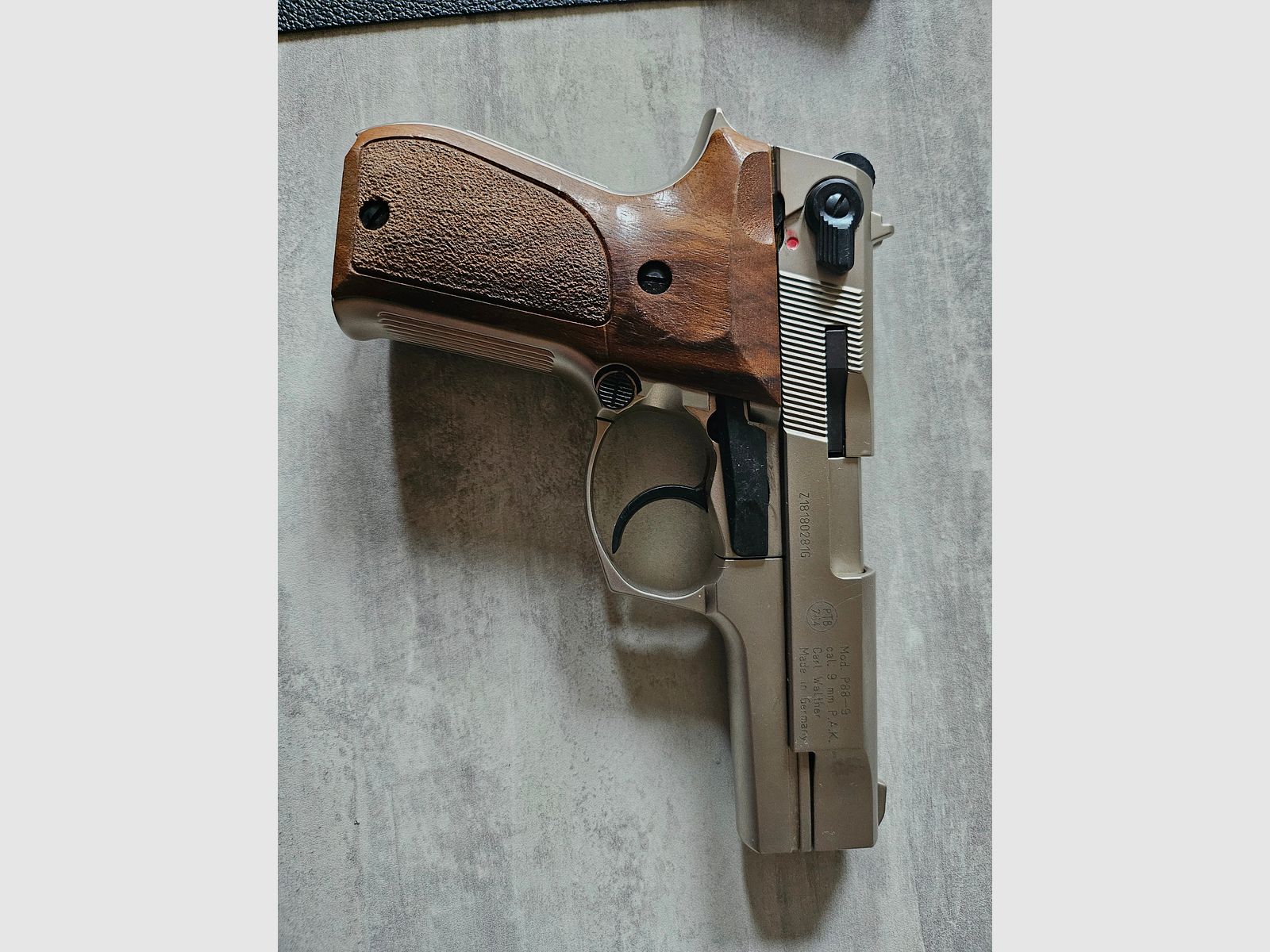 Walther p88 mit holzgriff