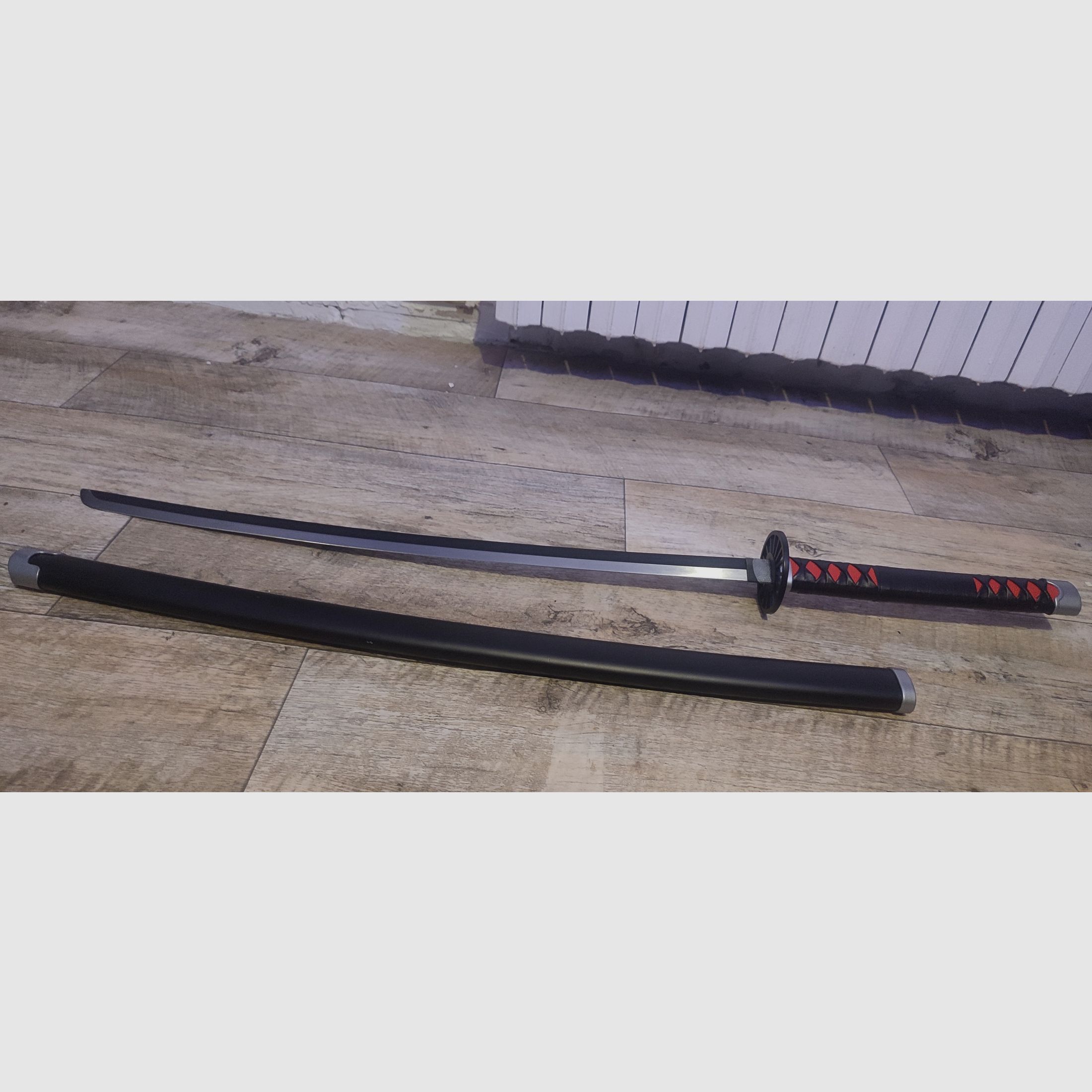 Schwarz rot Katana
