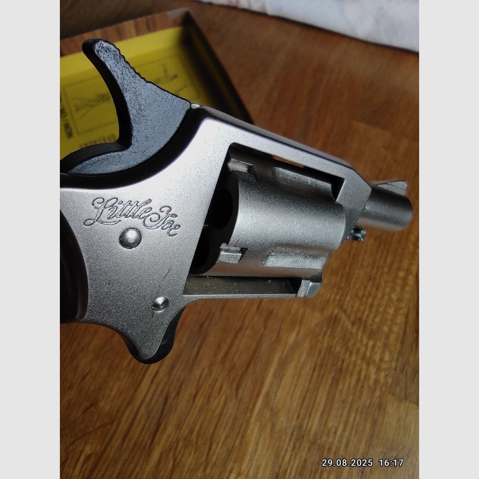 Little Joe 6mm Revolver by Röhm with belt buckle