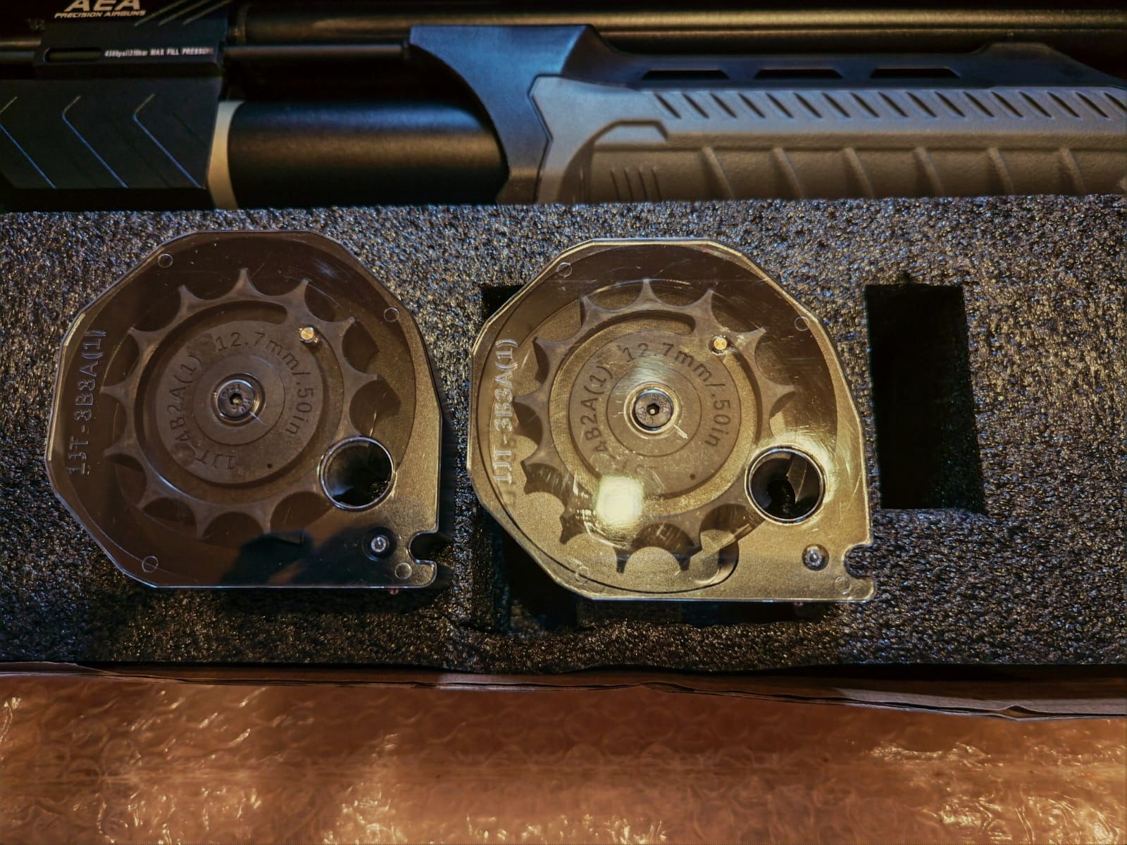 GoGun AEA Megalodon F-Serie 7,5 Joule | Kaliber .50 Luft / PCP karabin | z JADS podwójnym zbiornikiem | 2x 12 nabojowe magazynki aluminiowe | + wkładki stabilizujące do chwytu | z akcesoriami i fakturą