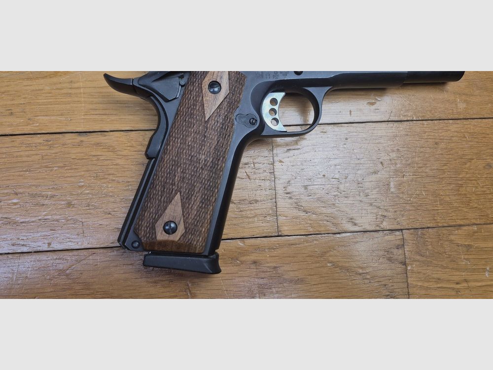 Zeer mooie Tanfoglio-pistool – Model 1911 Witness Custom – Kal.45 ACP – Volledig staal – Onberispelijke handgrepen – Uitstekende mechanica en esthetiek – Prachtige loop – Twee magazijnen en originele koffer – Een van de beste prijs-kwaliteitverhoudingen op de markt – TBE+, afbeelding 14 van 17