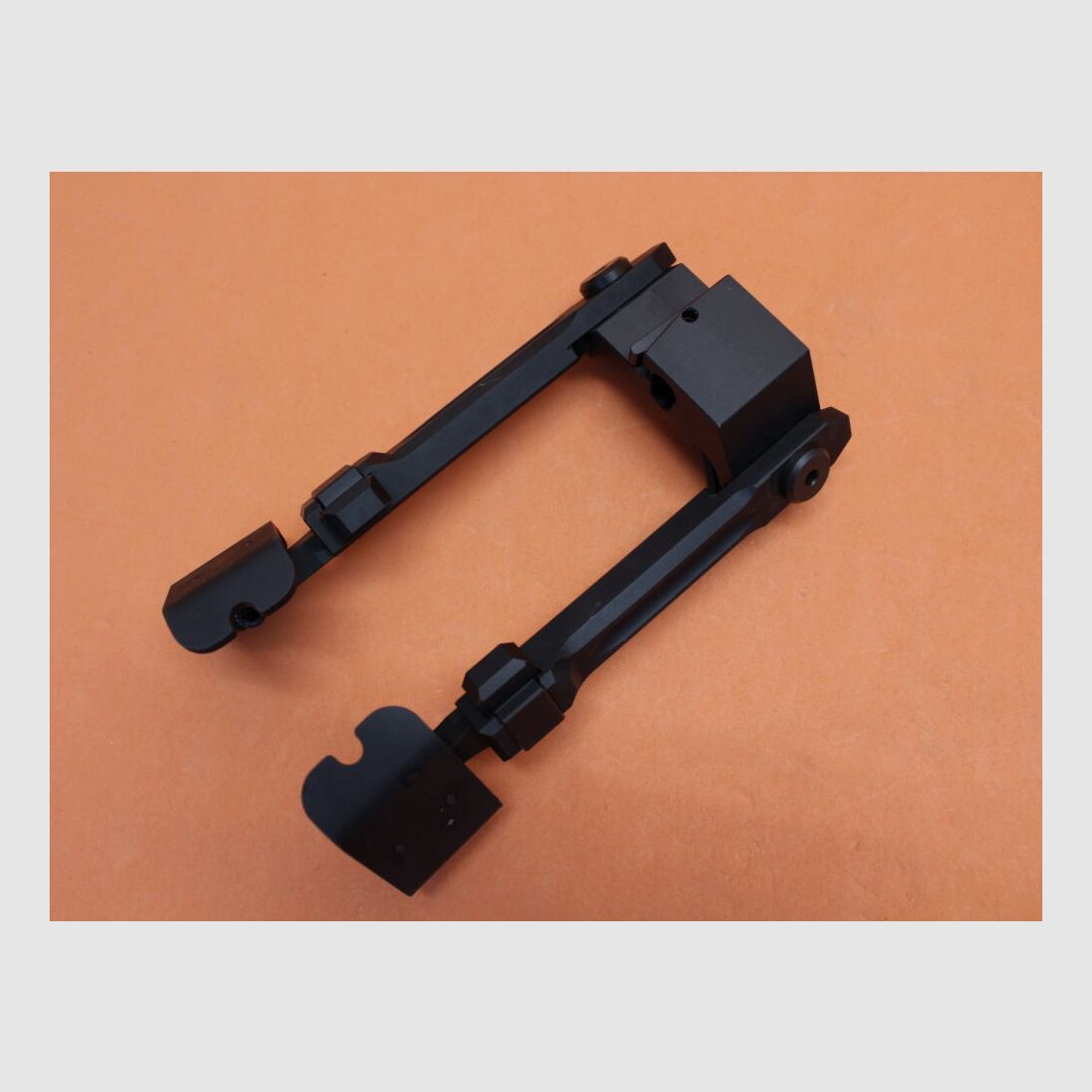 Fortmeier Fortmeier Zweibein H184 3-P 06:00 Höhe ca. 184 - 235mm Alu schwarz mit Rastenverstellung und Kufen