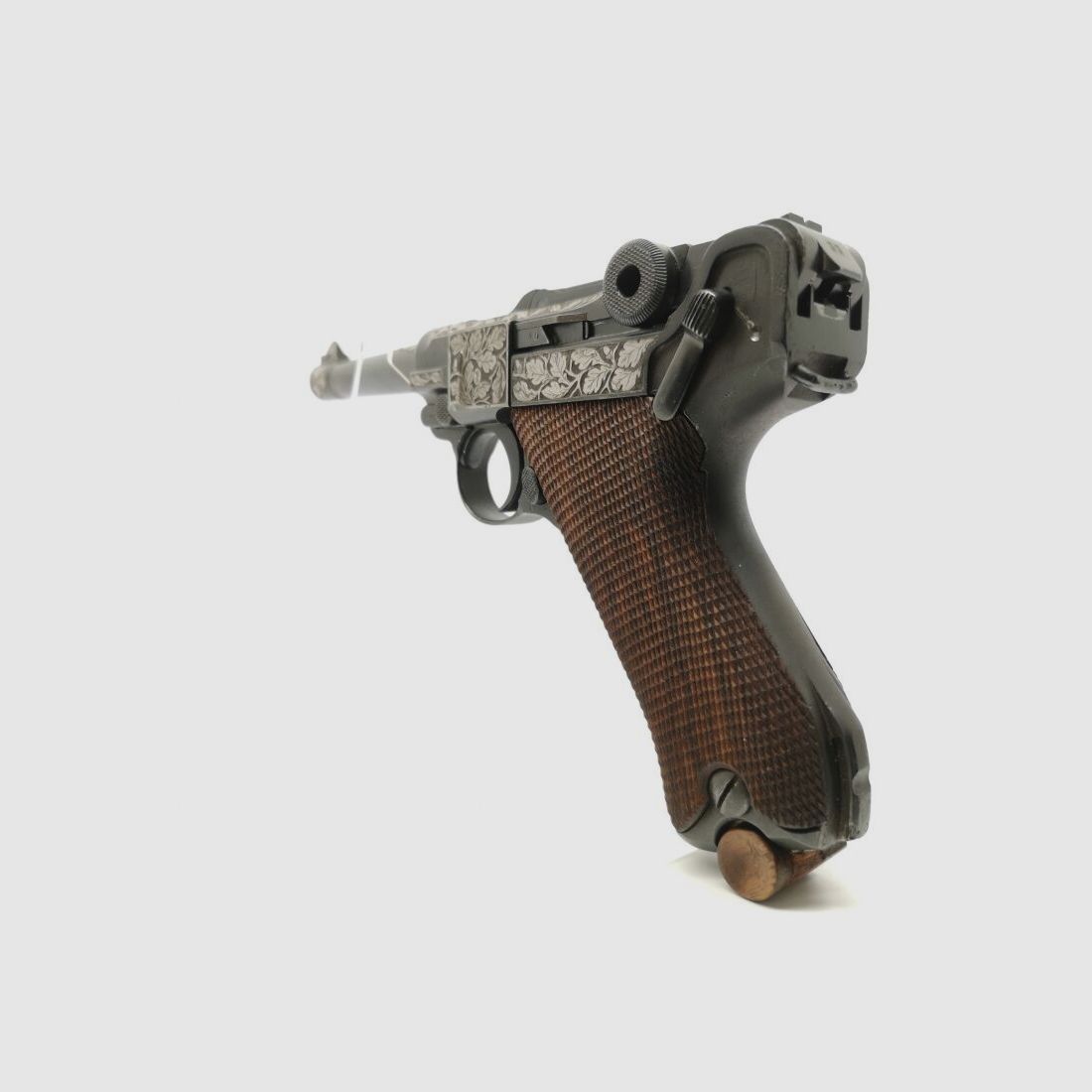 DWM P08 mit feiner Handgravur (Unikat)
