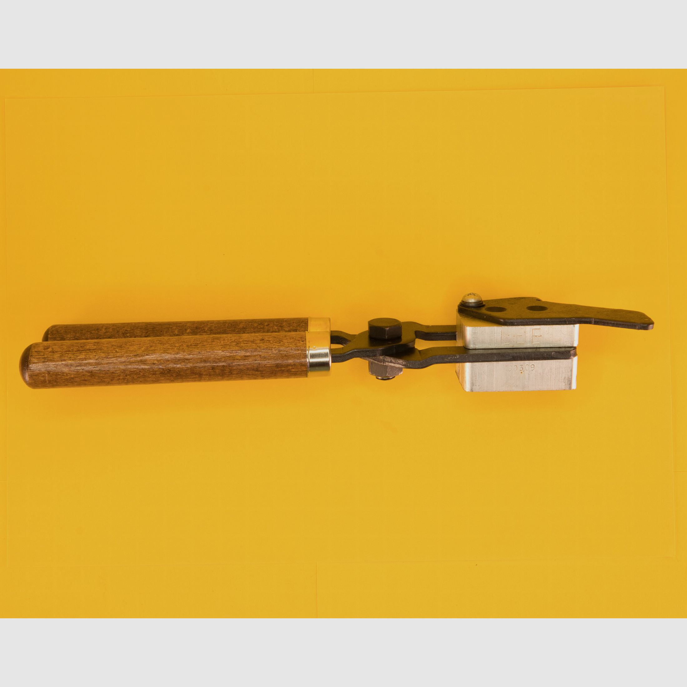 Lee 2-voudige gietvorm met handgrepen in caliber .356 kogelgewicht 125 grs