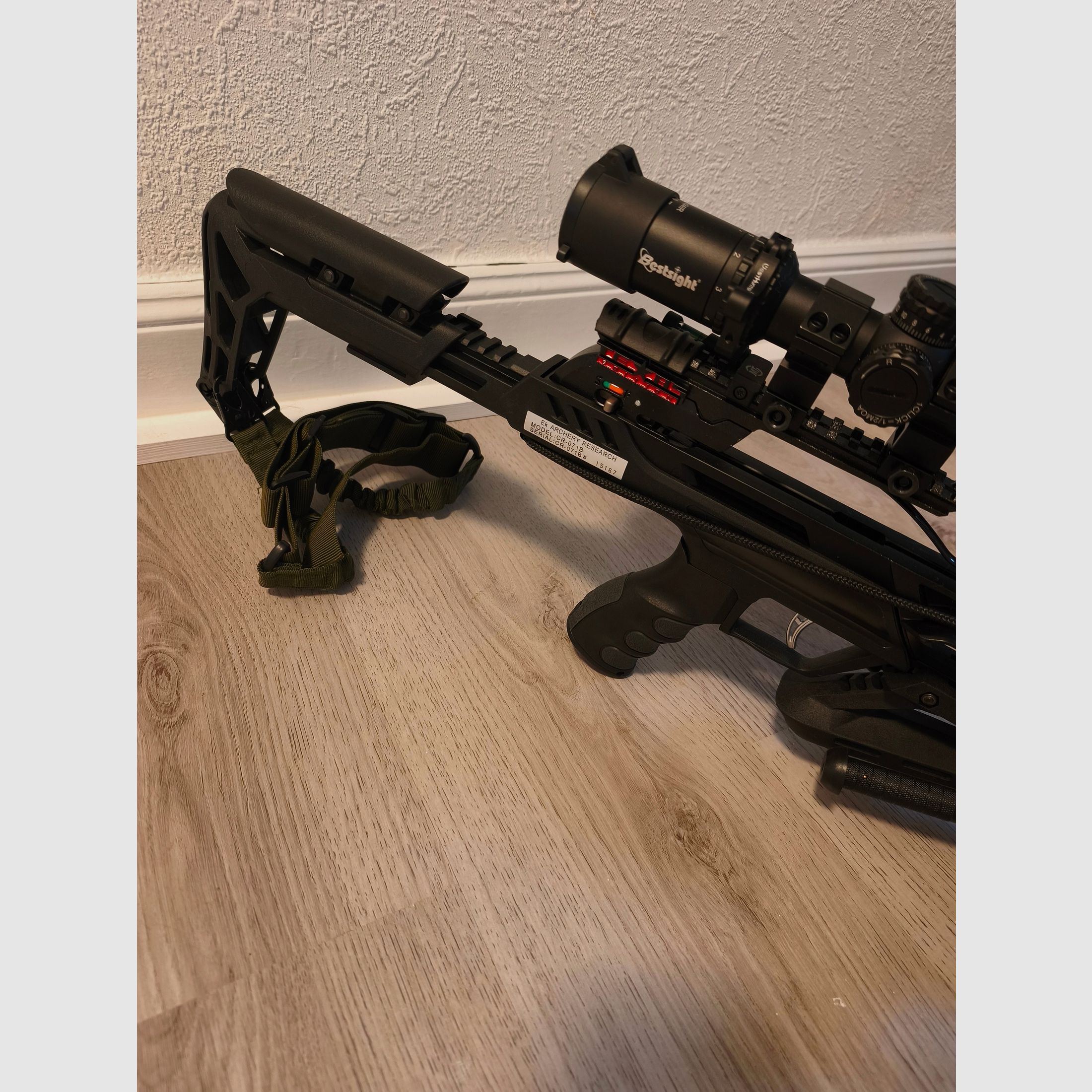 Arbalète à poulies neuve NP 450€