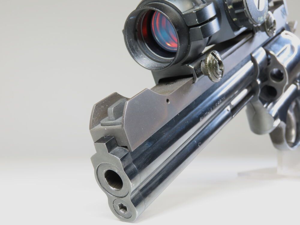 Smith & Wesson 586 - 2