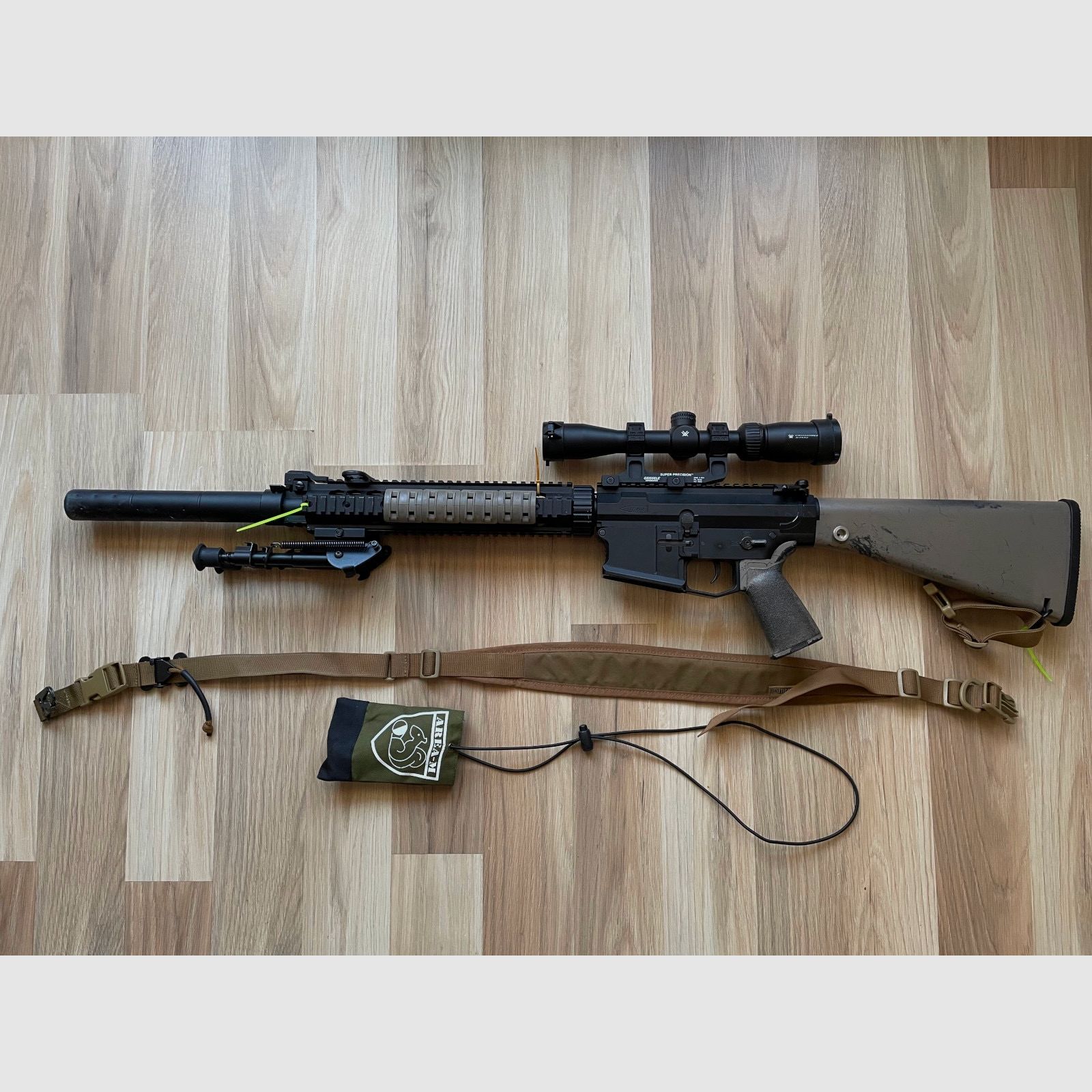 Airsoft Begadi EC25 MCC with scope and carrying case