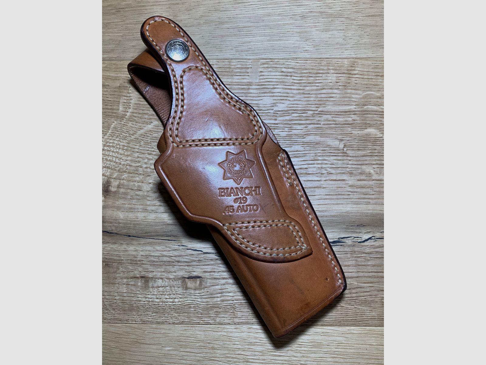 Bianchi # 19 Lederholster .45 Auto passend für das Mod. 1911, OHNE Pistole