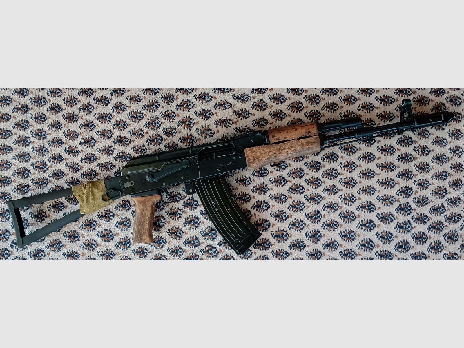 AKS-74 Holz Garnitur (Griff und Handschutz) im S.T.A.L.K.E.R Veteranen Stil / AK / AKM / Yunker