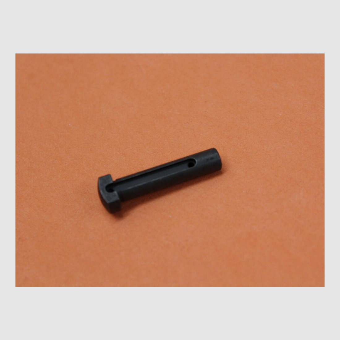 DPMS AR-15: Perno di pivot .250" DPMS Haltebolzen