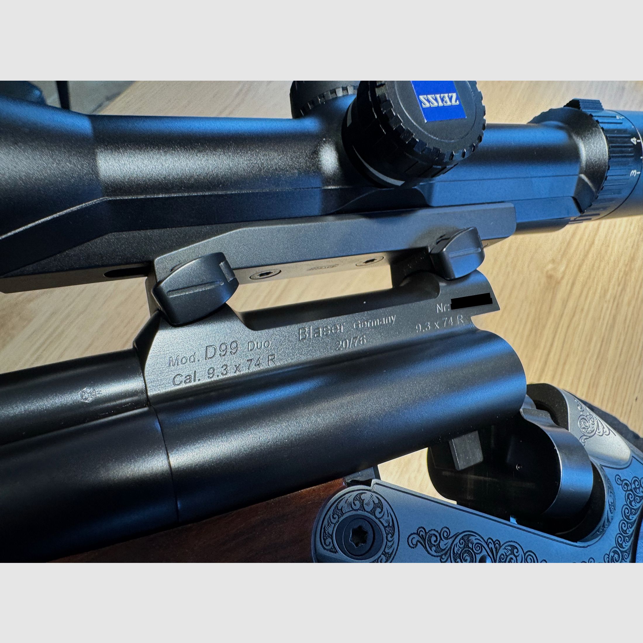 Blaser D99 dubbelbuksdrilling 9,3x74 / 9,3x74 / 20/76 met 2 x ZF Zeiss voor het zitten en drijfjacht, BESTE STAAT