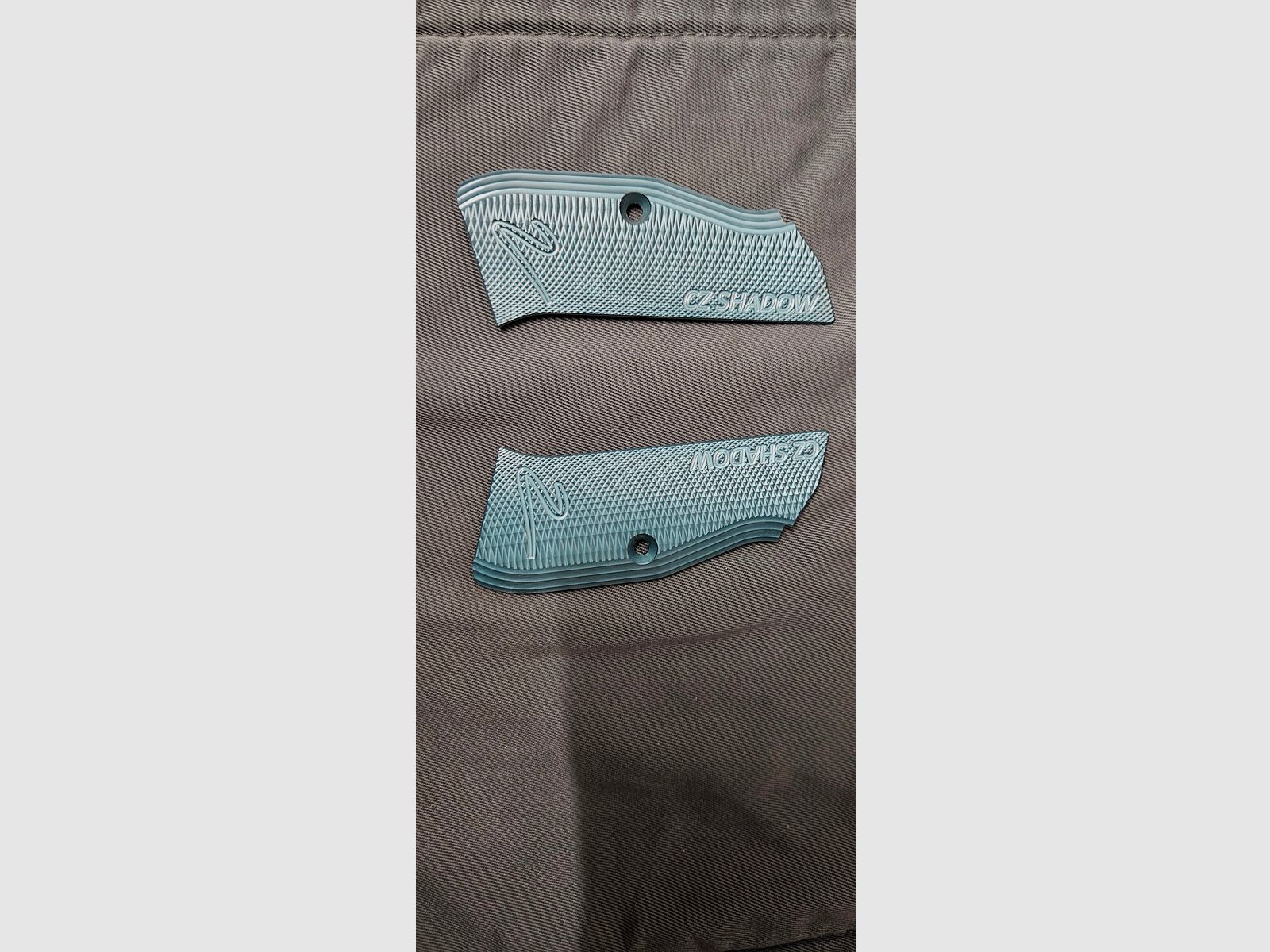 CZ Shadow 2 originale Alu Griffschalen