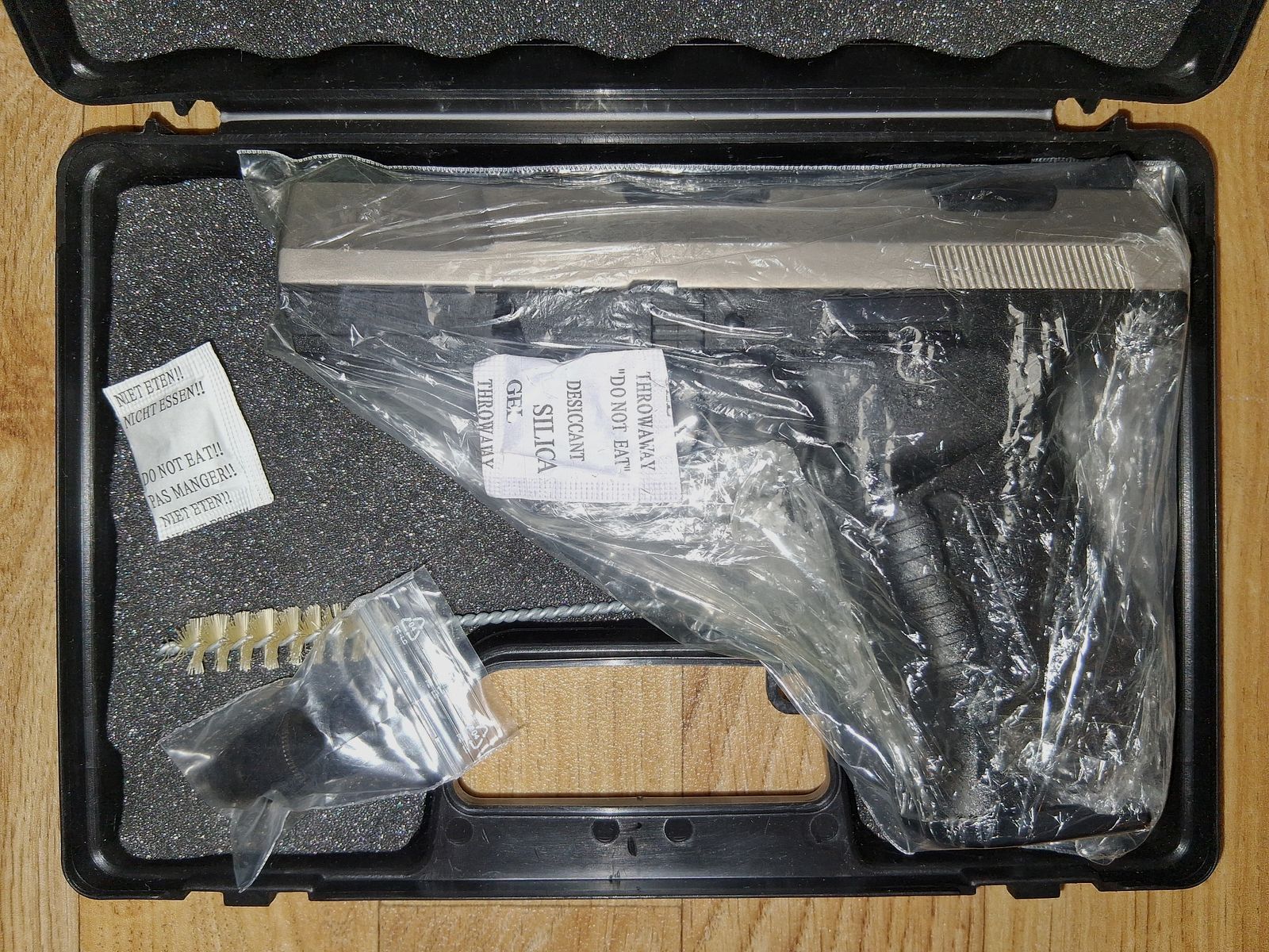 Sammler aufgepasst! Walther P99 bicolor PTB-637 (neuwertig, ungeschossen), 2 Magazine + Walther Zubehör