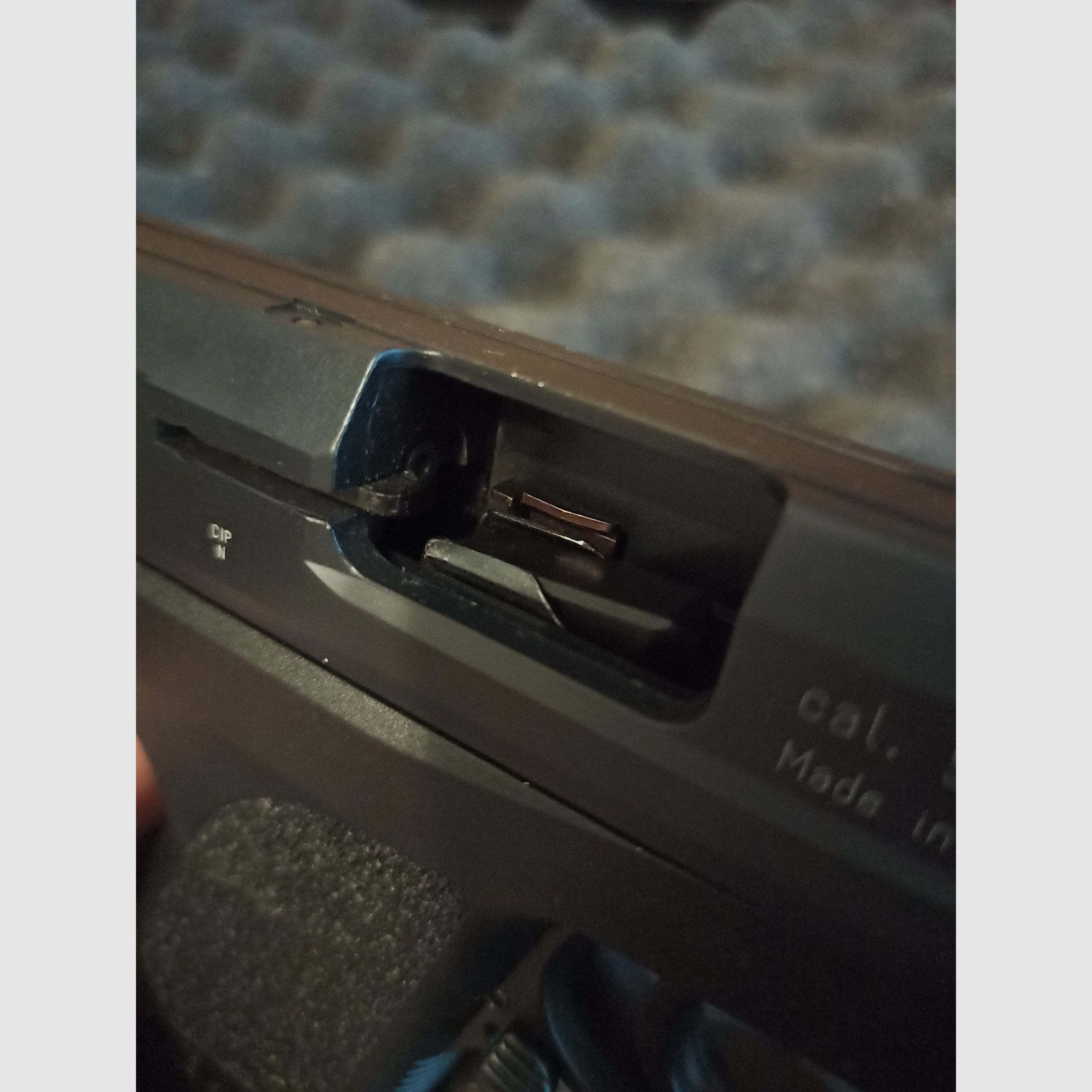 RG 96   BLK   9mm   P.A.K.   9R   PTB 699   (pistola a salve)