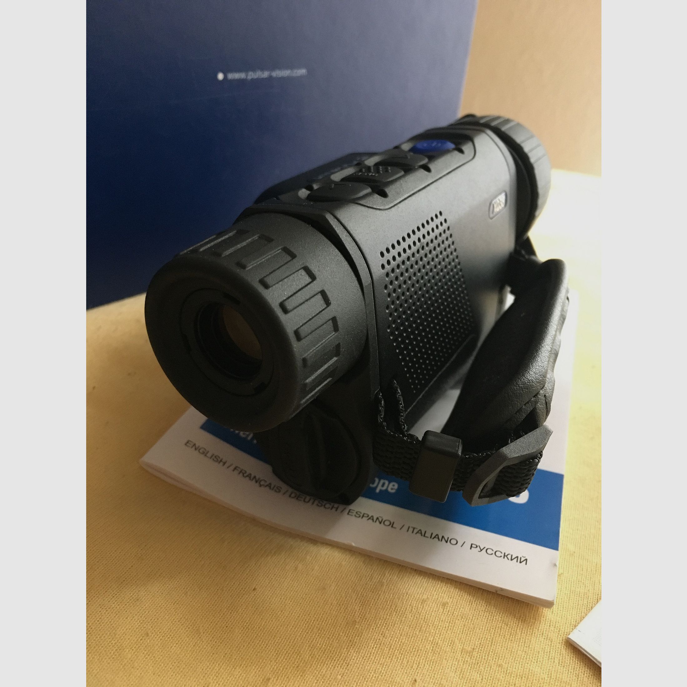 Pulsar: Axion LRF xq38 mit Jagdsportwärmebildgerät mit Entfernungsmesser // Im trockenen Schrank gelagert, noch nicht gebraucht, '25 vom Hersteller generalüberholt und geprüft