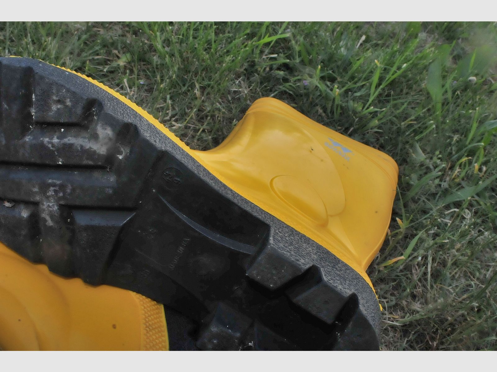 Rubber boots in yellow color shoe size 43