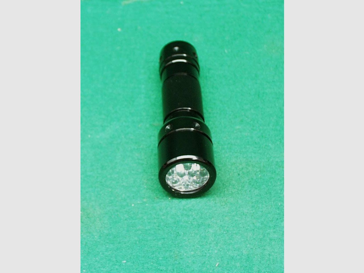 Unbekannt	 Taschenlampe, Bild 2 von 3