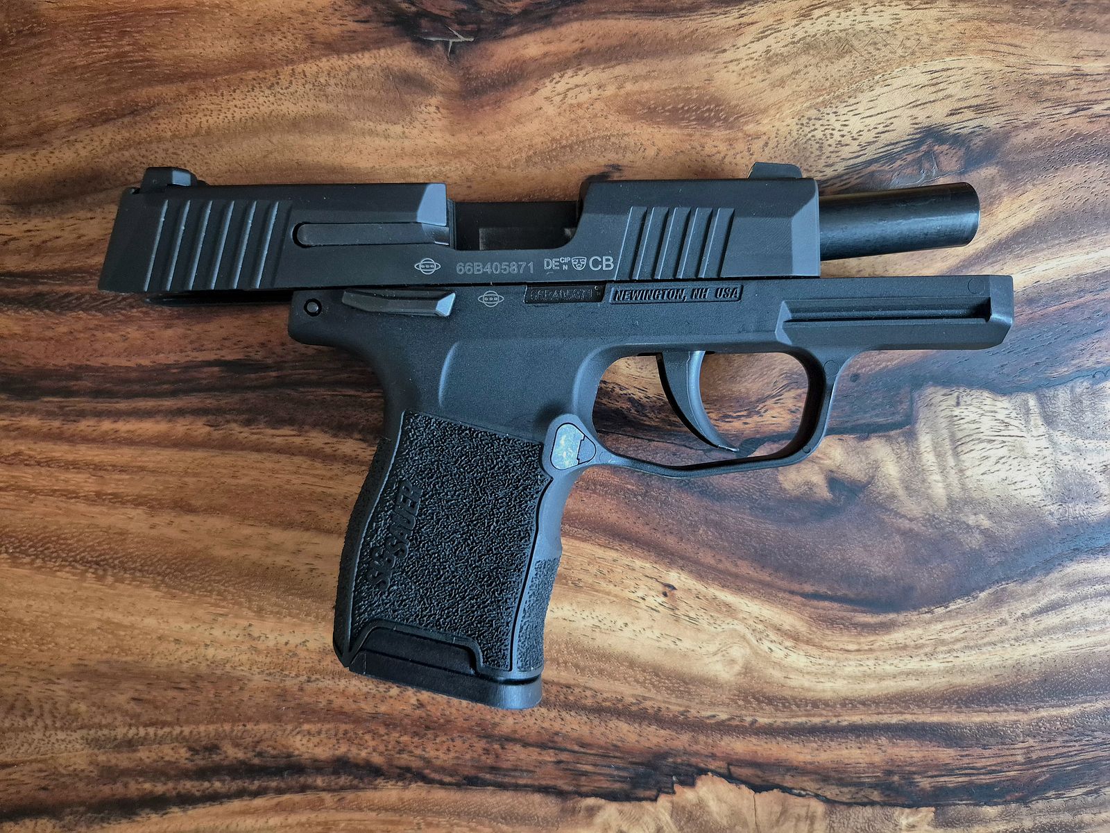Sig Sauer P365 MS 9mm Luger inkl. POLE.CRAFT-Holster – Neuwertiger Zustand