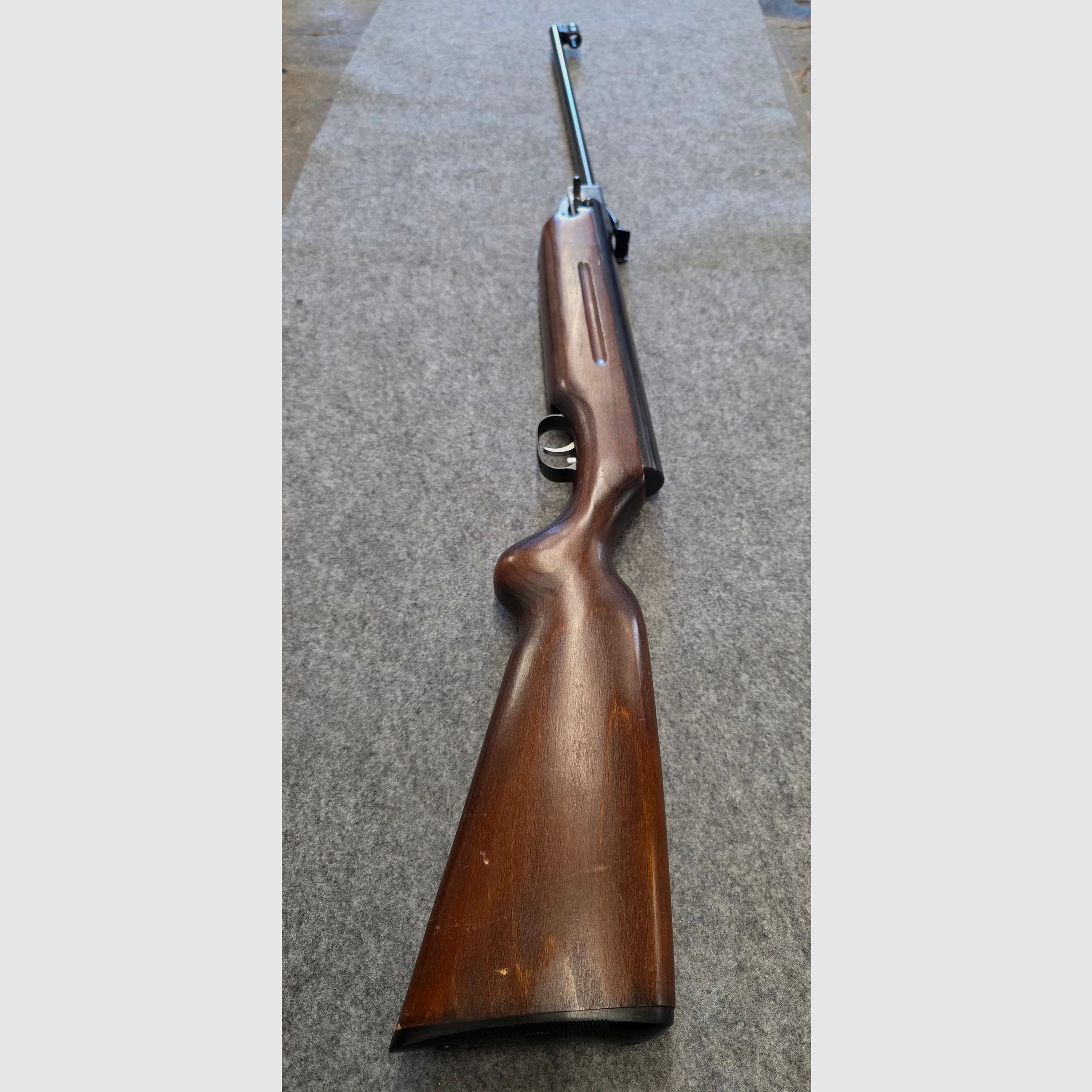 Weihrauch HW 35 z 1970 r. z oznaczeniem F, karabinek łamany, wiatrówka kaliber 4,5 mm HW35