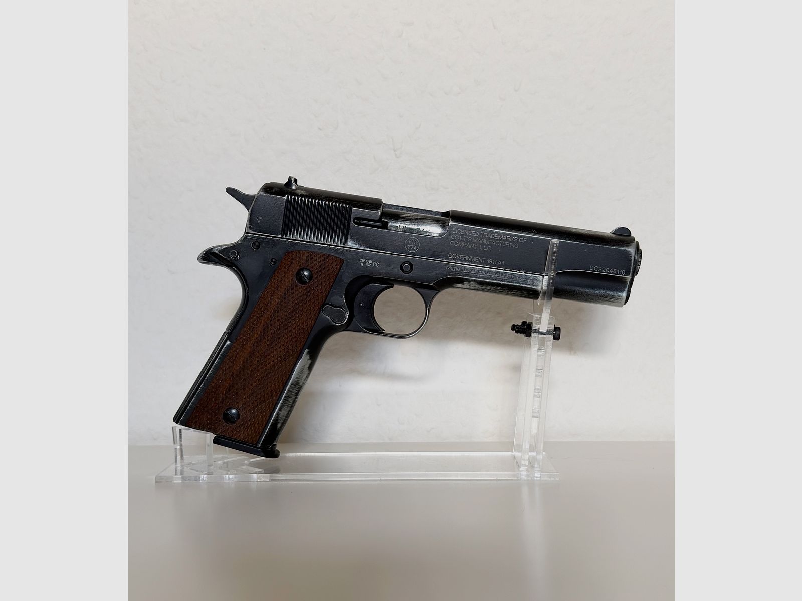 Colt Government 1911 A1 pistola a salve 9 mm P.A.K finitura antica con impugnature in legno NUOVA