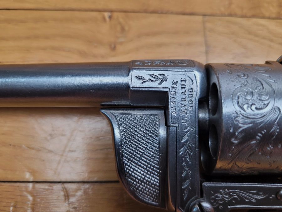 Seltenes Revolver mit Eyraud-System – drehbarer Lauf um eine Achse – Kaliber 9mm mit Zündhütchen – sechs Schüsse – Gravuren – BE/TBE, Bild 9 von 17