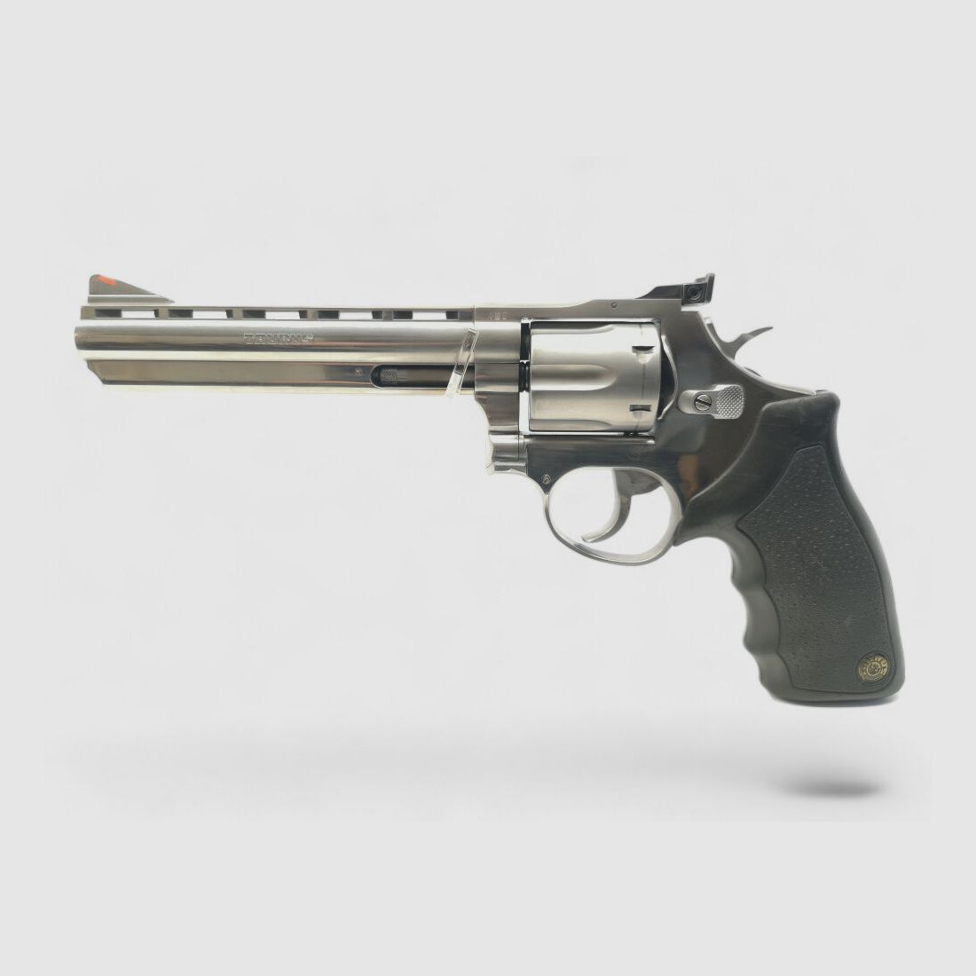 Taurus 689