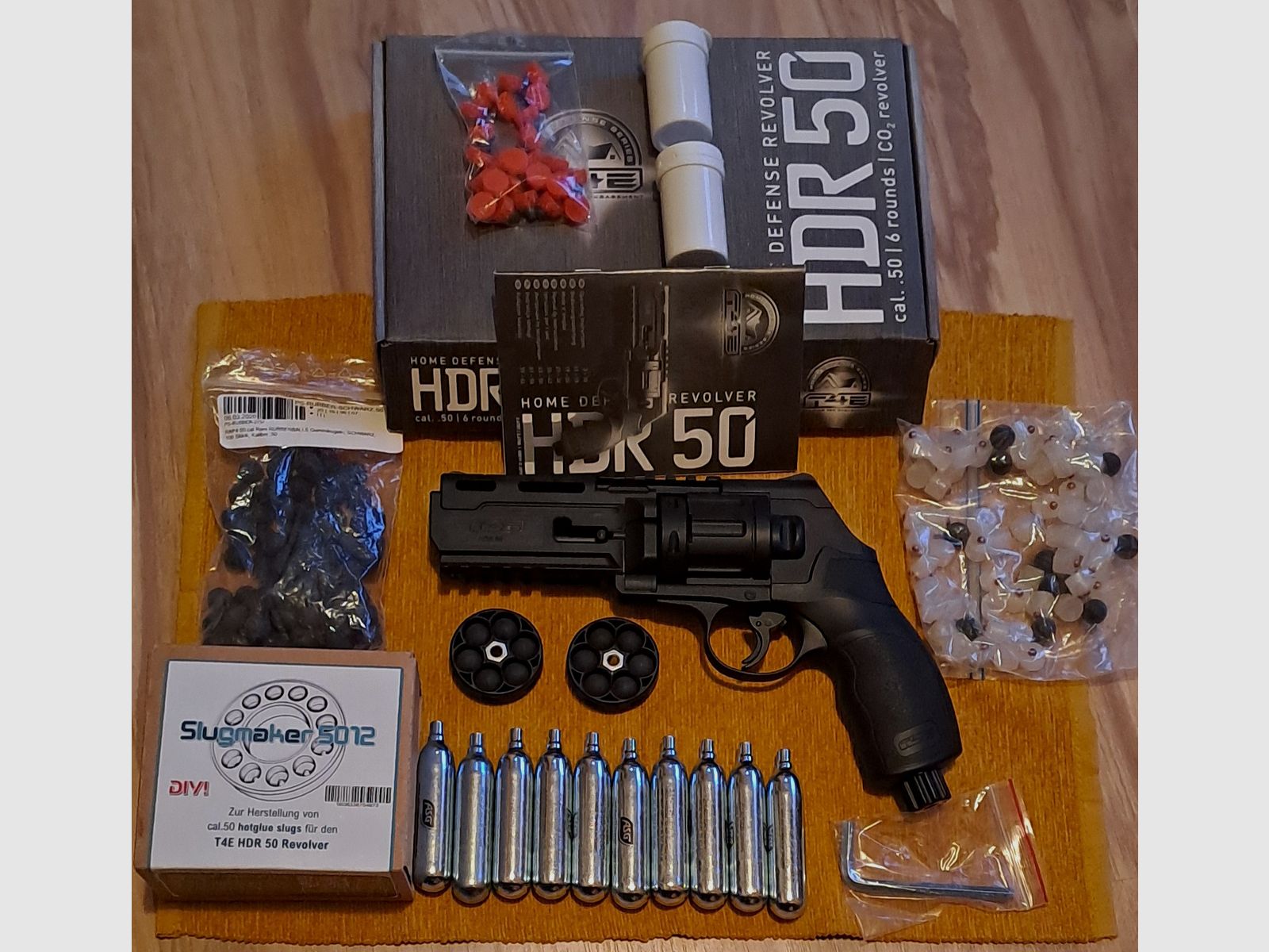 HDR (HomeDefenseRevolver) .50 In condizioni perfette, come nuovo