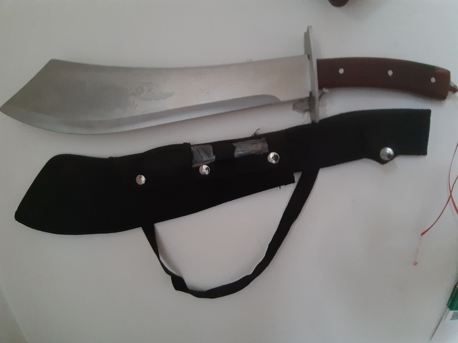 NOUVEAU Couteau de brousse chinois en forme de dragon, tranchant et la lame est double face avec un motif de dragon gravé