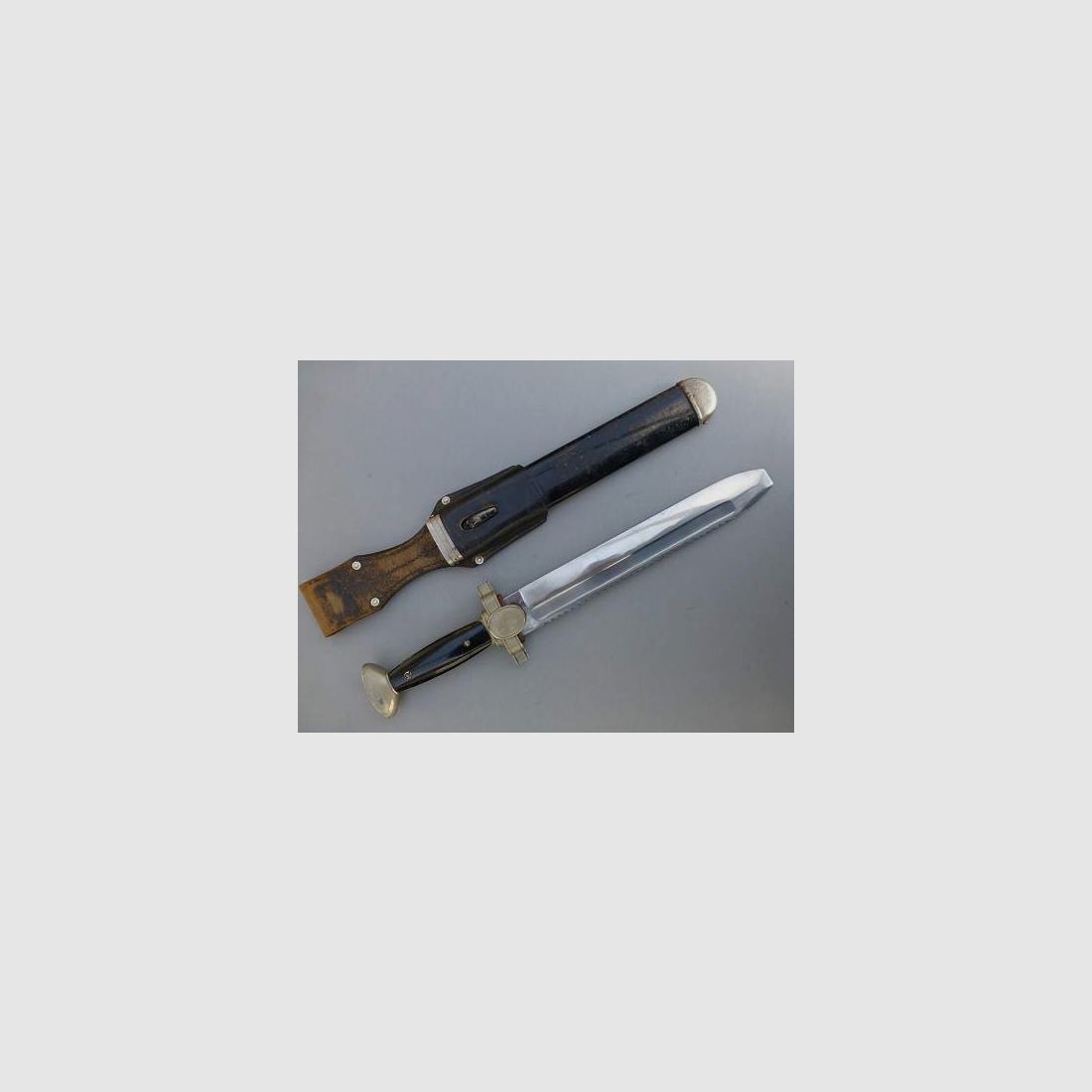 Dolch DRK Hewer from Ww2