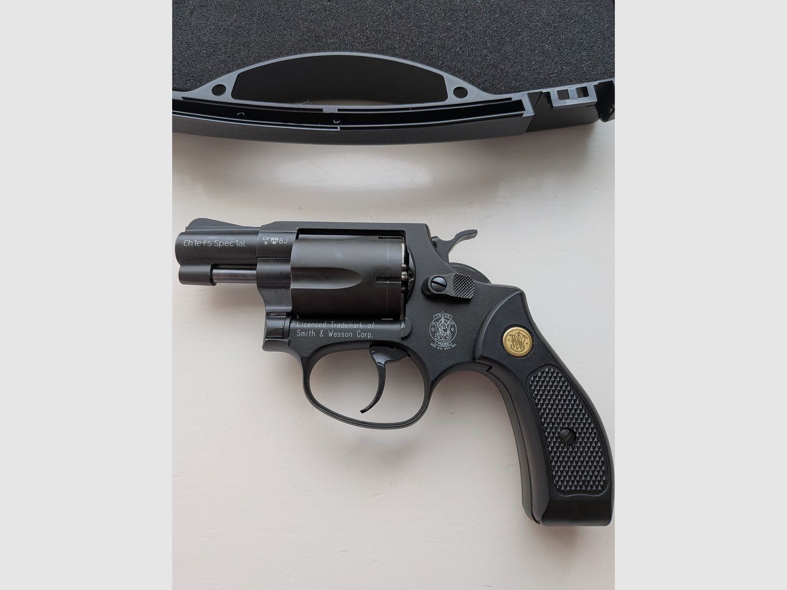 Smith & Wesson Chiefs Special revolver a salve calibro 9mm R.K., immagine 2 di 7