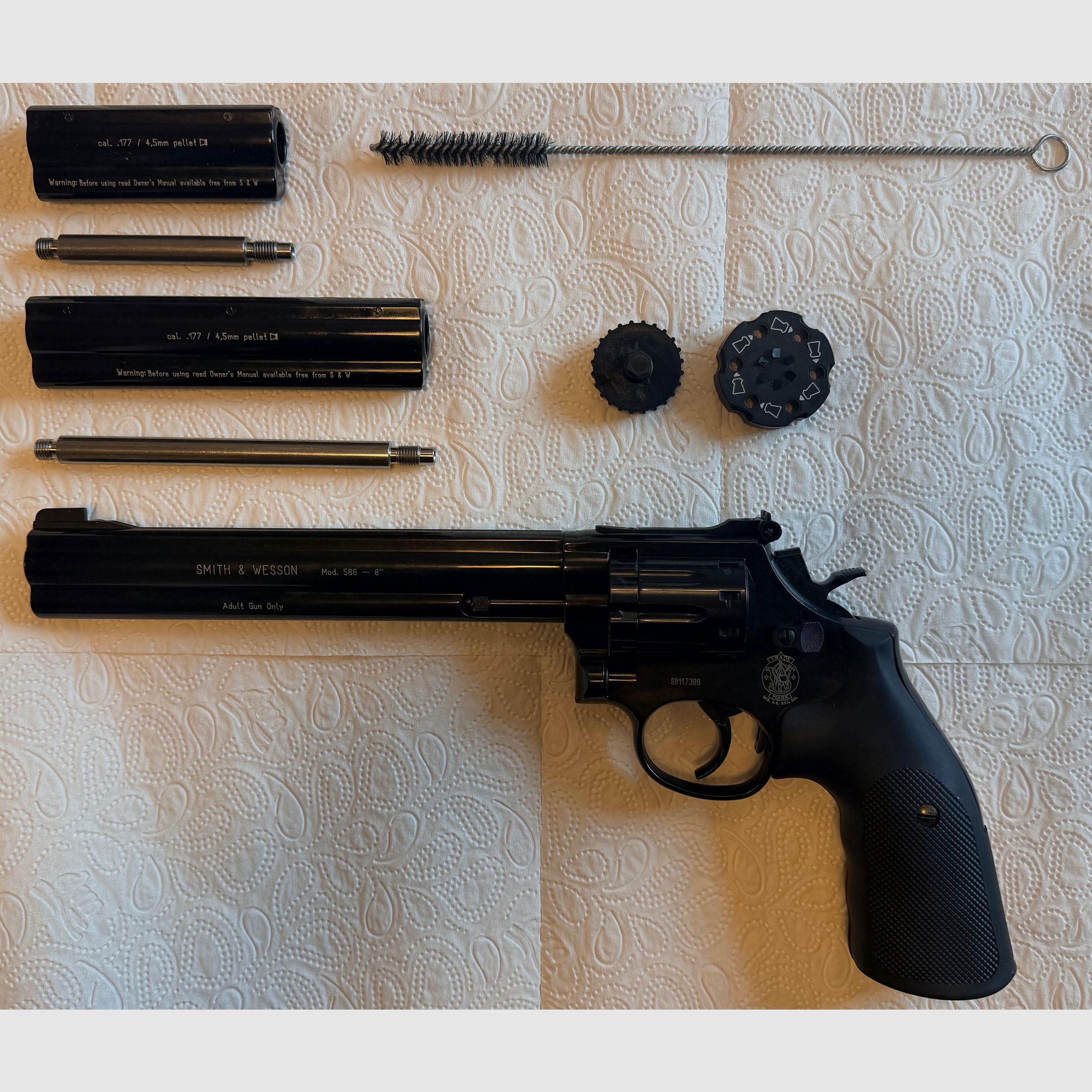 CO2-Revolver im Stil Smith & Wesson Mod. 586 inkl. Wechselläufe