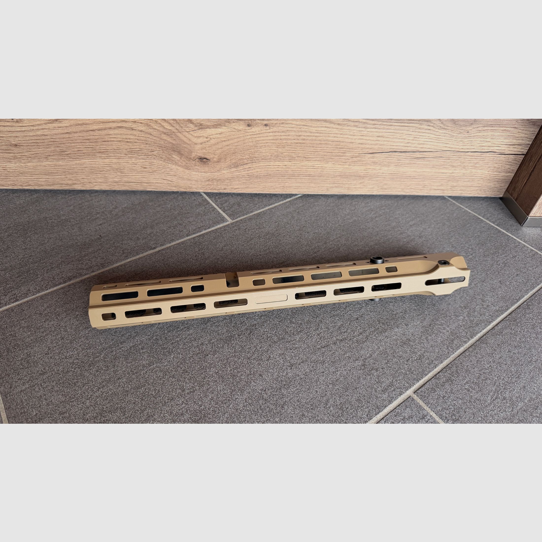 B&T M-LOK protezione per le mani per HK MR223 COYOTE TAN Cerakote lunga (per MR223 in 16,5")