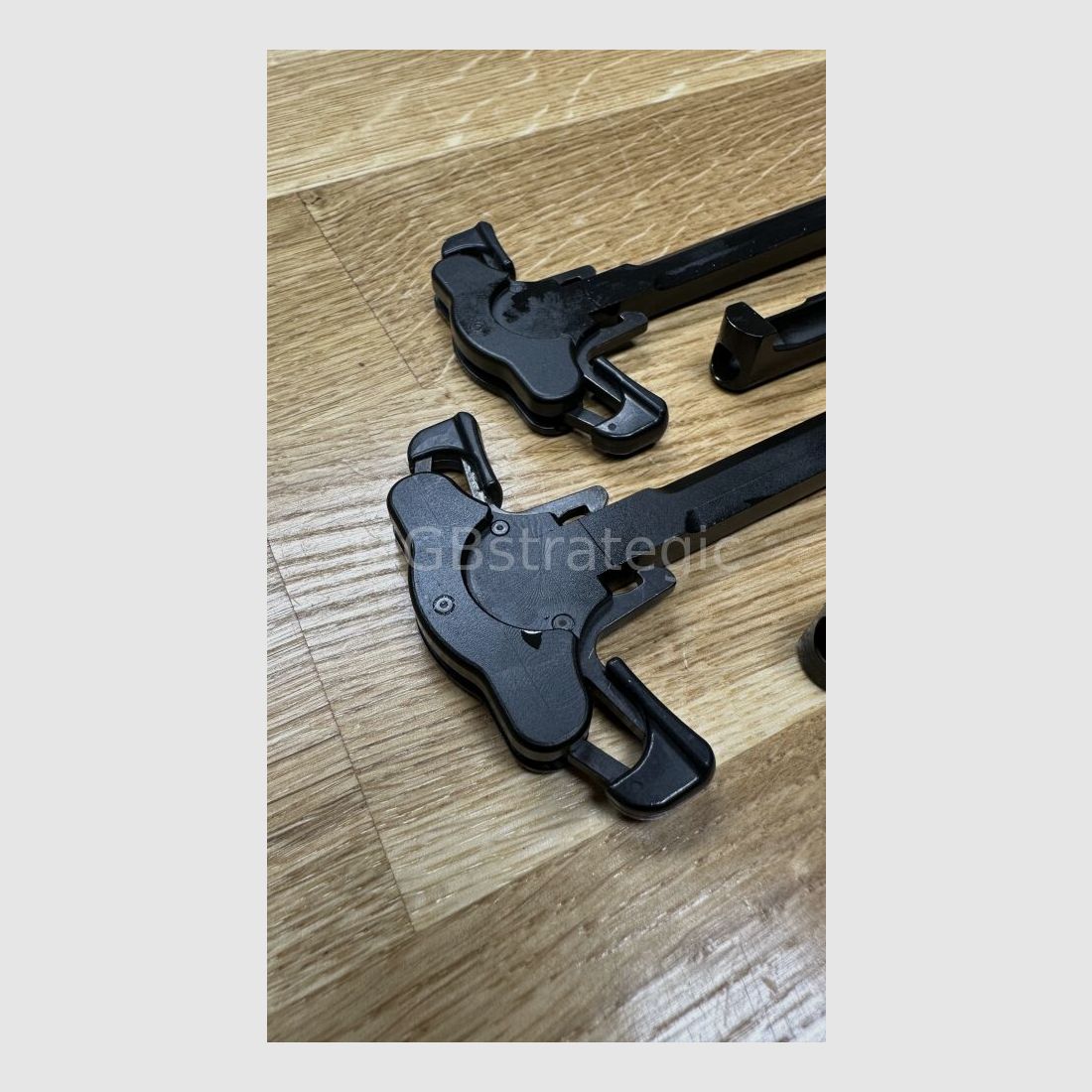 Original Heckler & Koch G95K Ladehebel / Charging Handle, beidseitig / ambi auch passend für MR223 H&K 416 oder auch Waffen Typ AR15