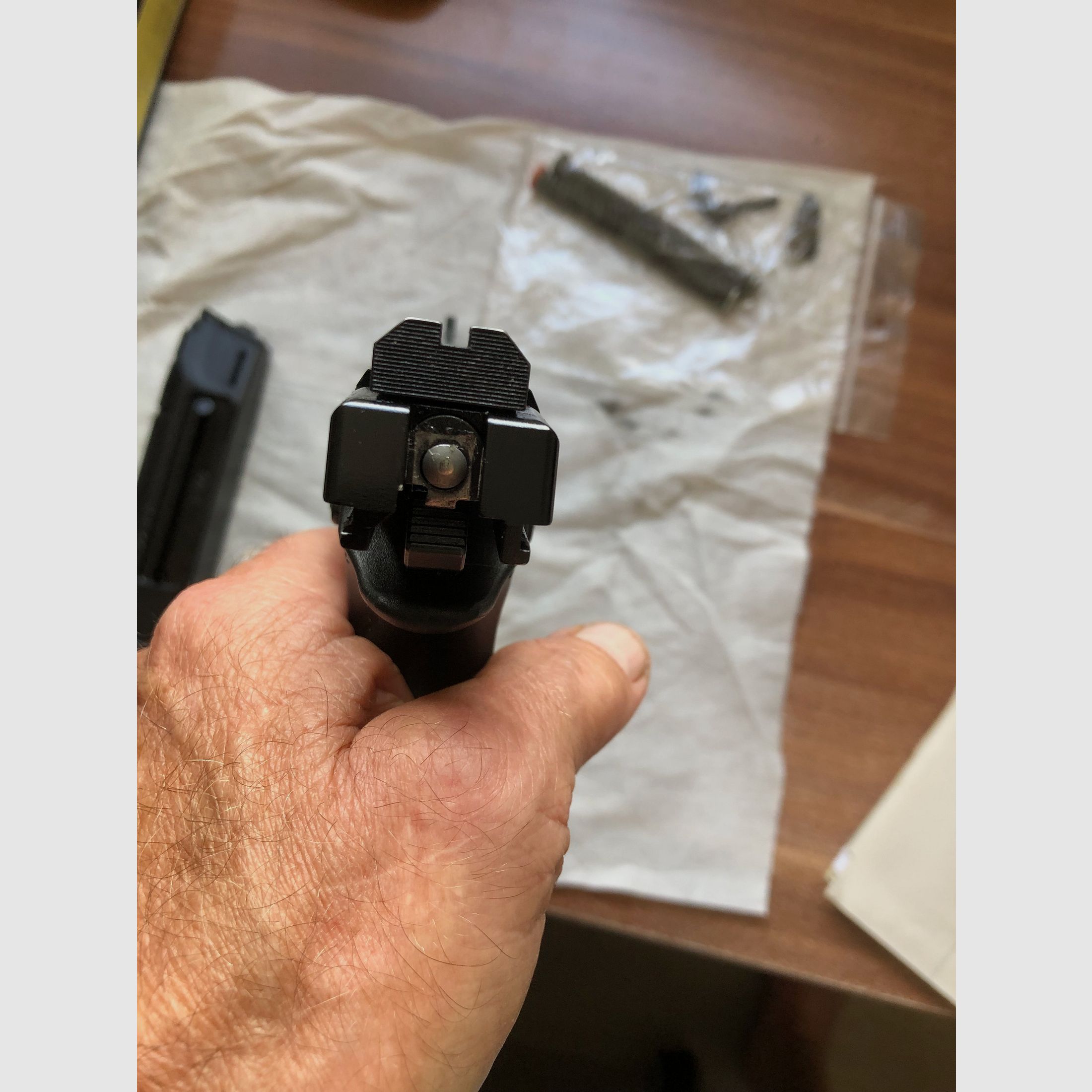 CZ P-09 Kaliber 22 lfb te koop en een sportpistool IZH-35M, als cadeau erbij!
