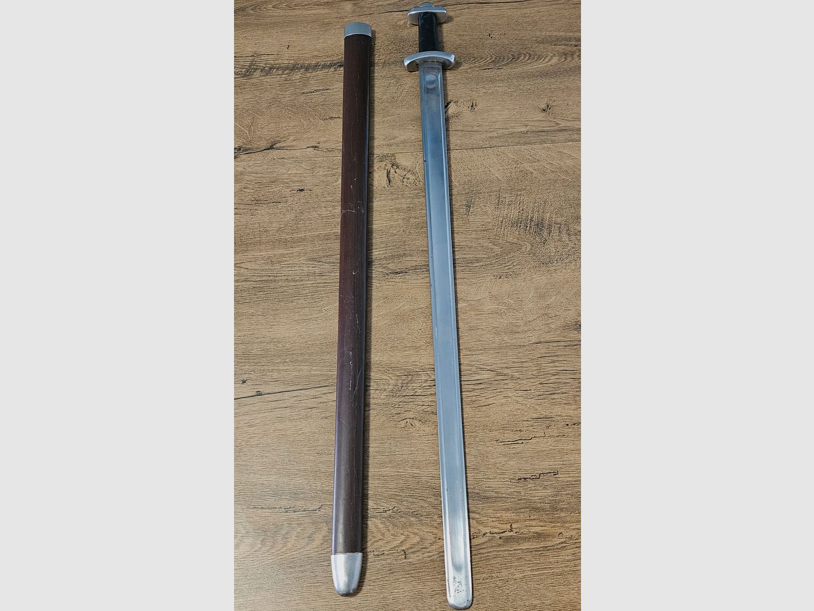 Épée médiévale (adaptée au combat de spectacle) incl. fourreau